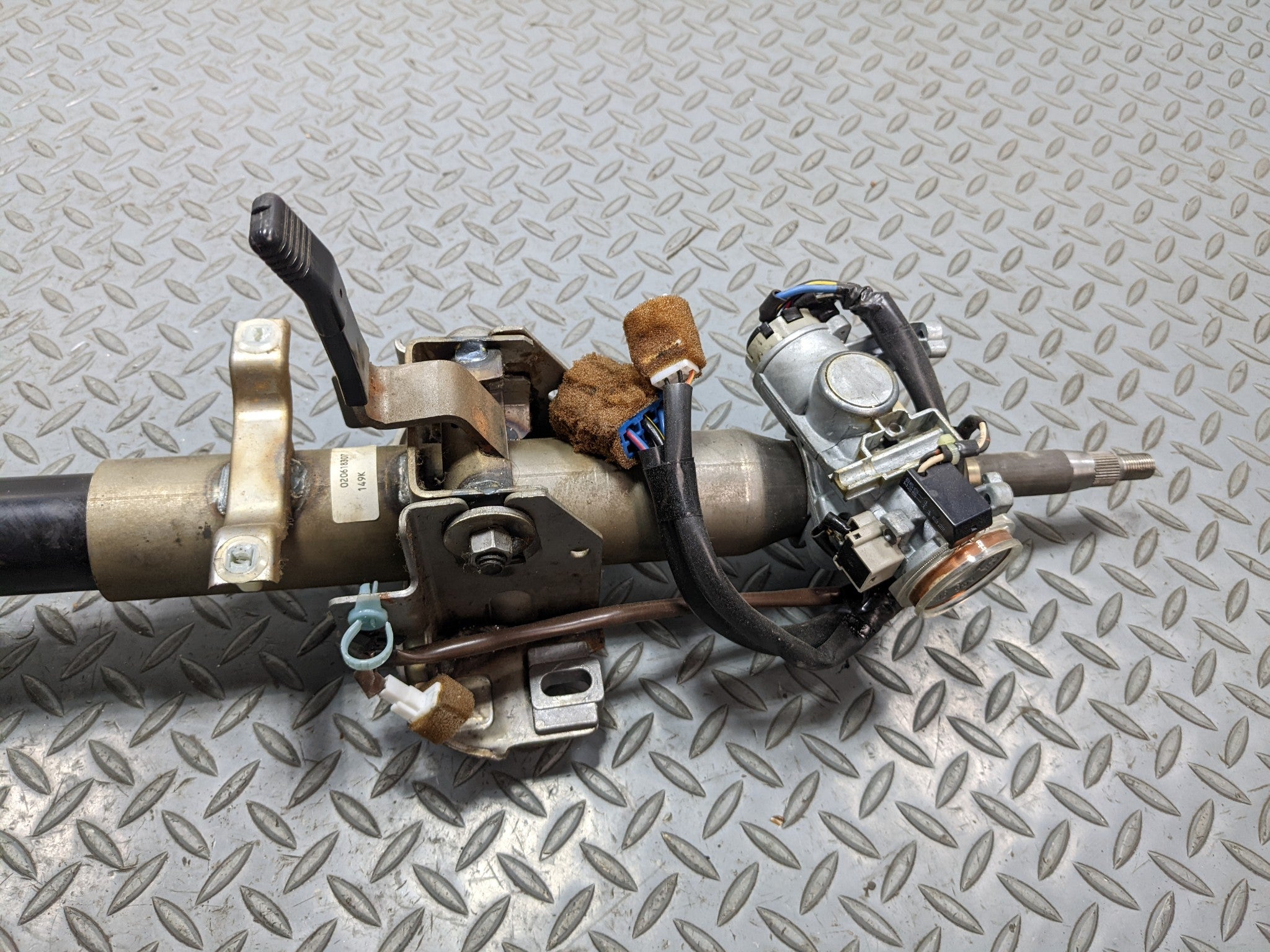 00 - 04 MITSUBISHI MONTERO SPORT OEM POWER ADJUSTMENT STEERING COLUMN ASSEMBLY