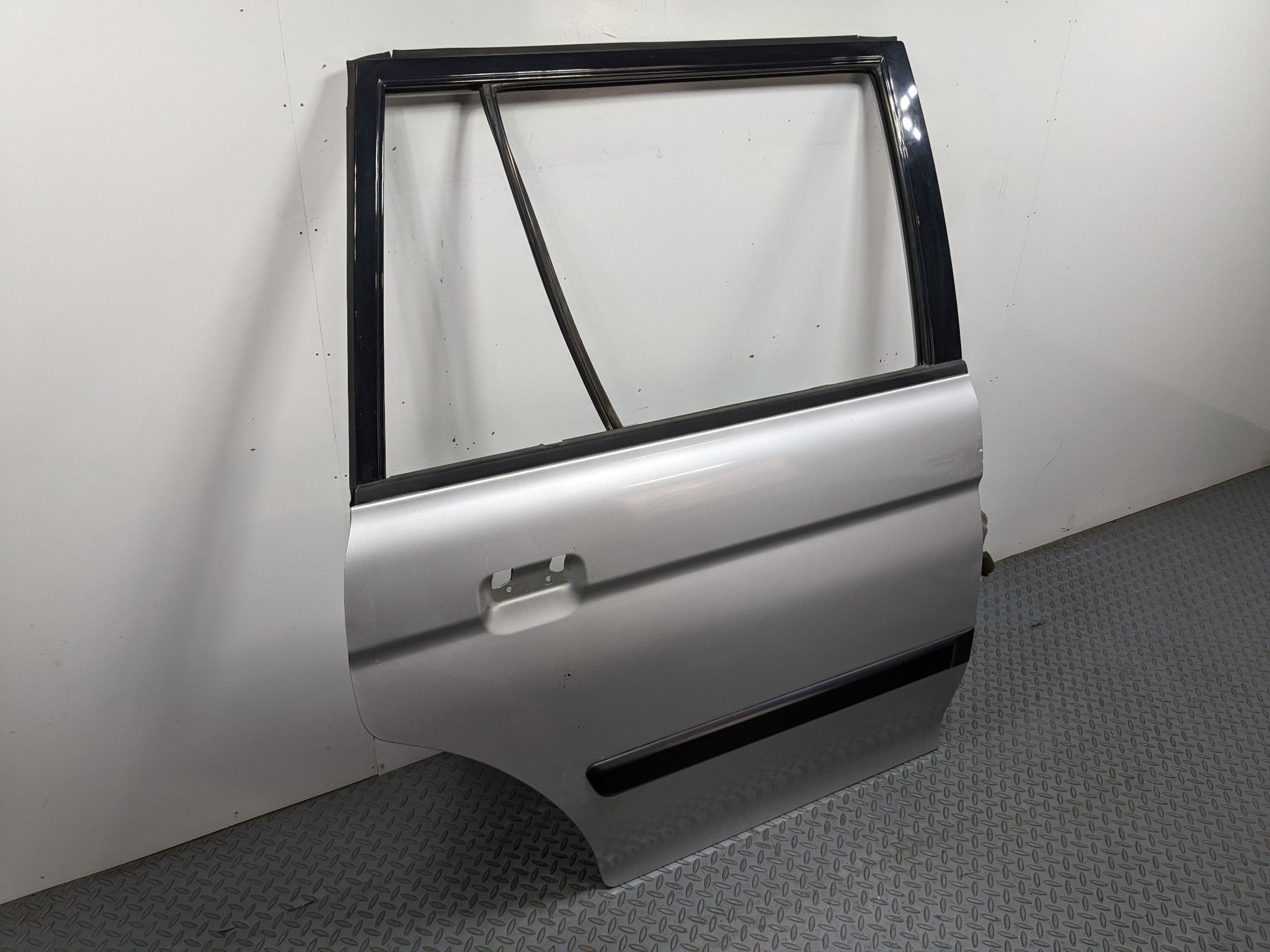 00 - 04 MITSUBISHI MONTERO SPORT OEM DOOR SHELL PANEL SILVER GRAY REAR RIGHT