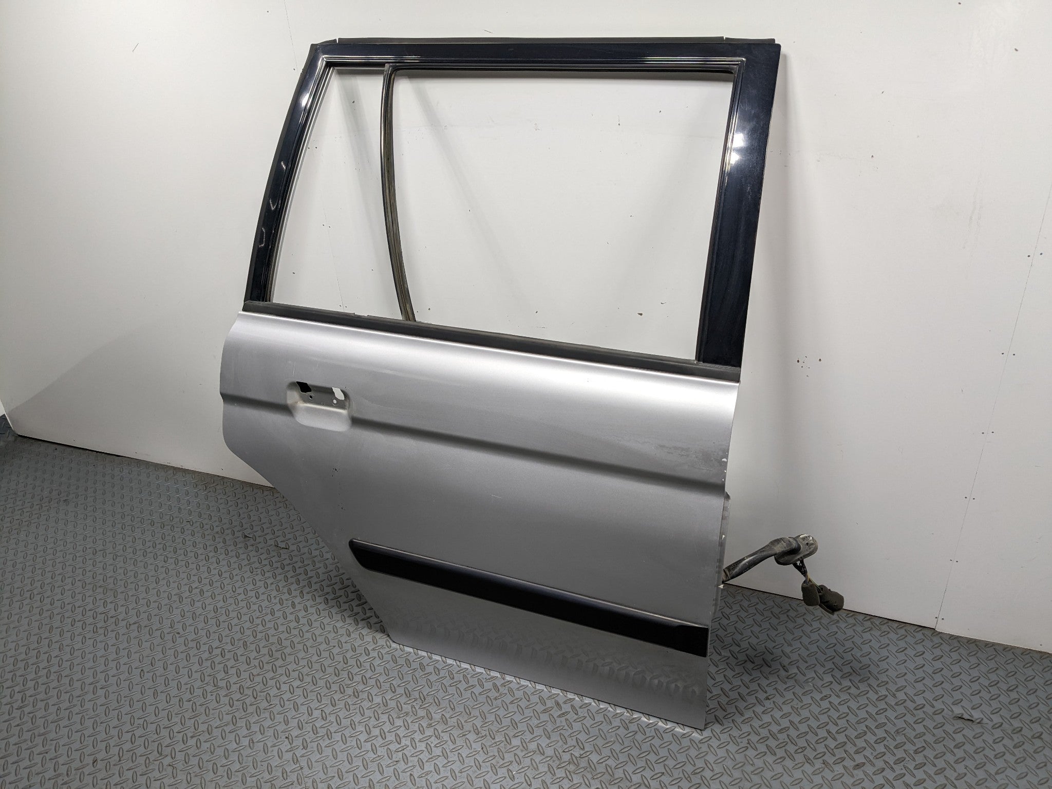 00 - 04 MITSUBISHI MONTERO SPORT OEM DOOR SHELL PANEL SILVER GRAY REAR RIGHT
