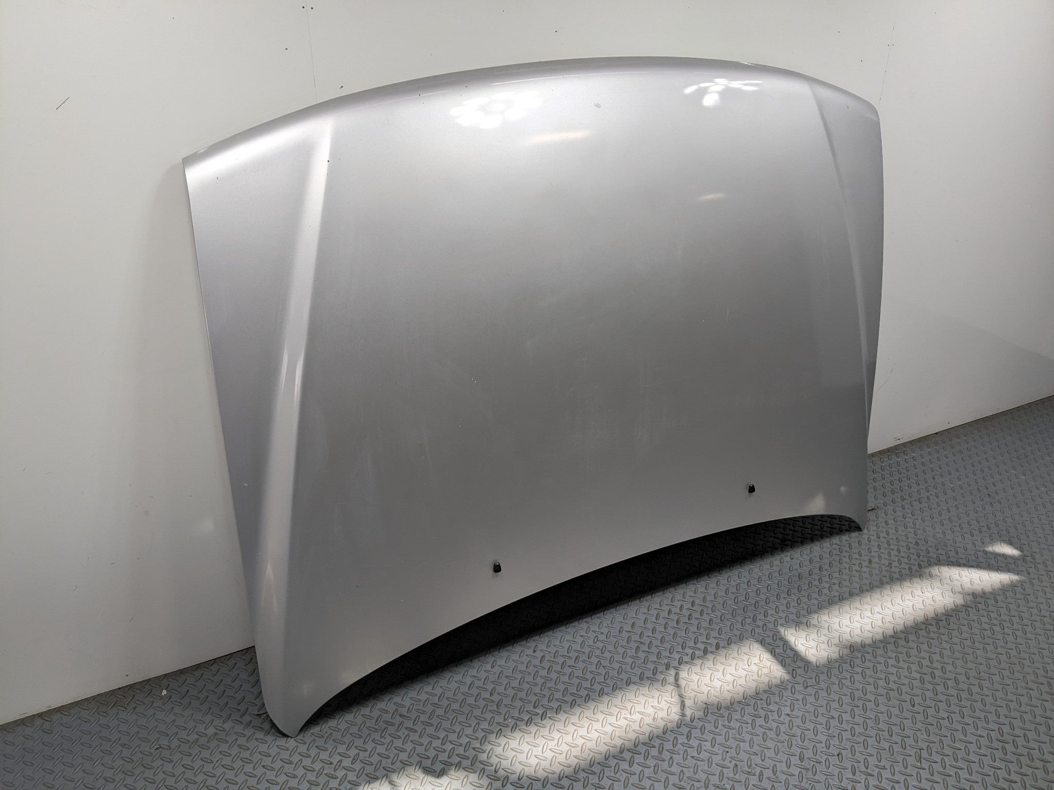 00 - 04 MITSUBISHI MONTERO SPORT OEM FRONT HOOD BONNET SHELL PANEL SILVER GRAY