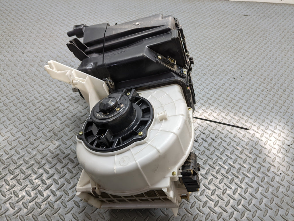 00 - 04 MITSUBISHI MONTERO SPORT OEM AC HEATER CORE UNIT BLOWER MOTOR HOUSING