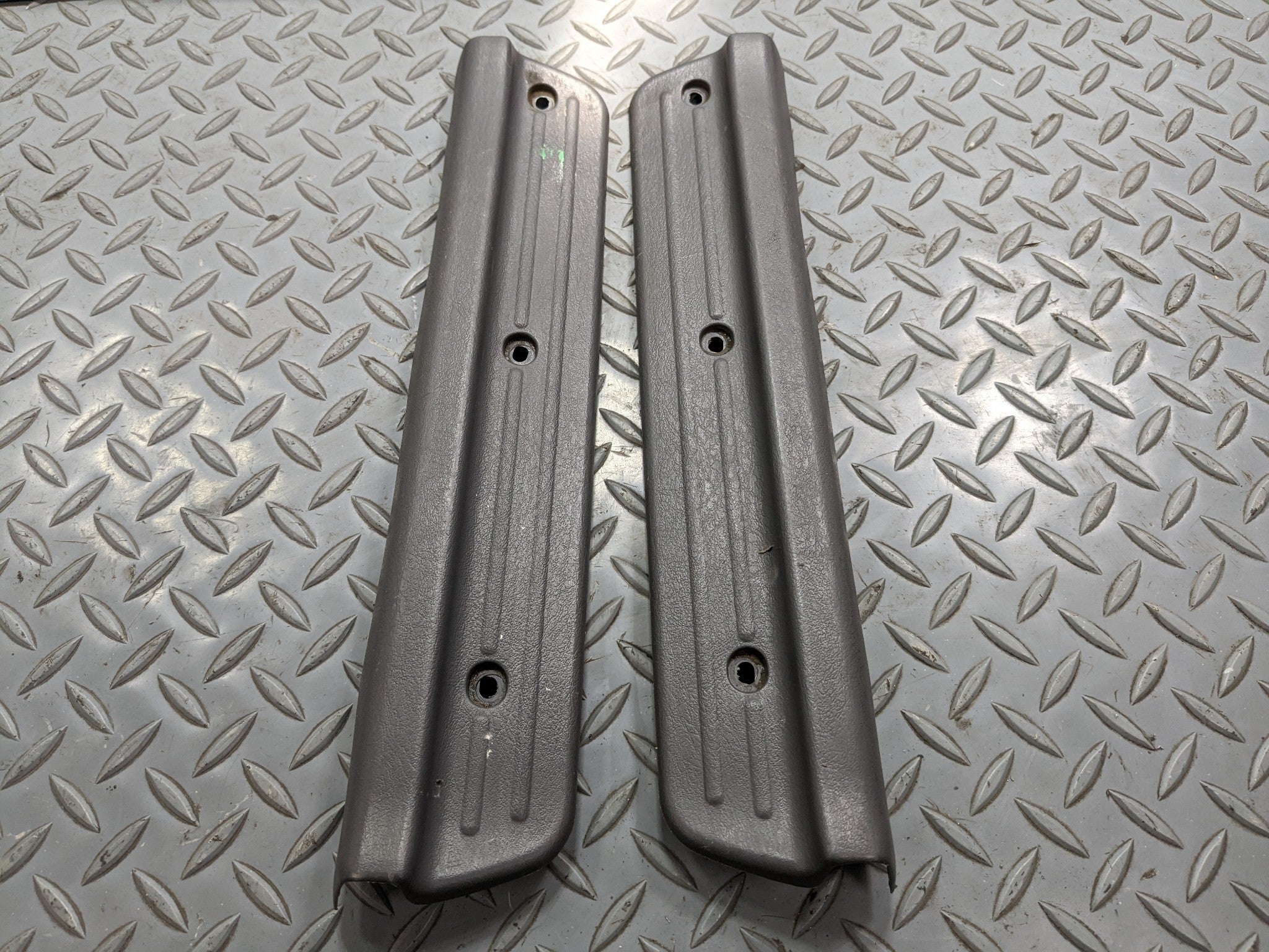 00 - 04 MITSUBISHI MONTERO SPORT OEM SILL SCUFF PLATE FRONT AND REAR LEFT RIGHT