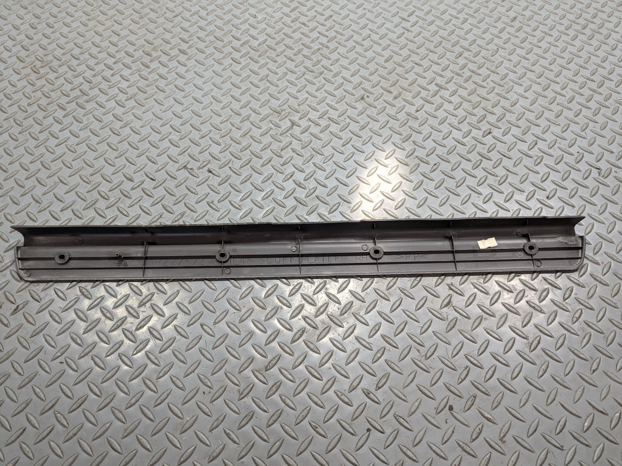 00 - 04 MITSUBISHI MONTERO SPORT OEM SILL SCUFF PLATE FRONT AND REAR LEFT RIGHT