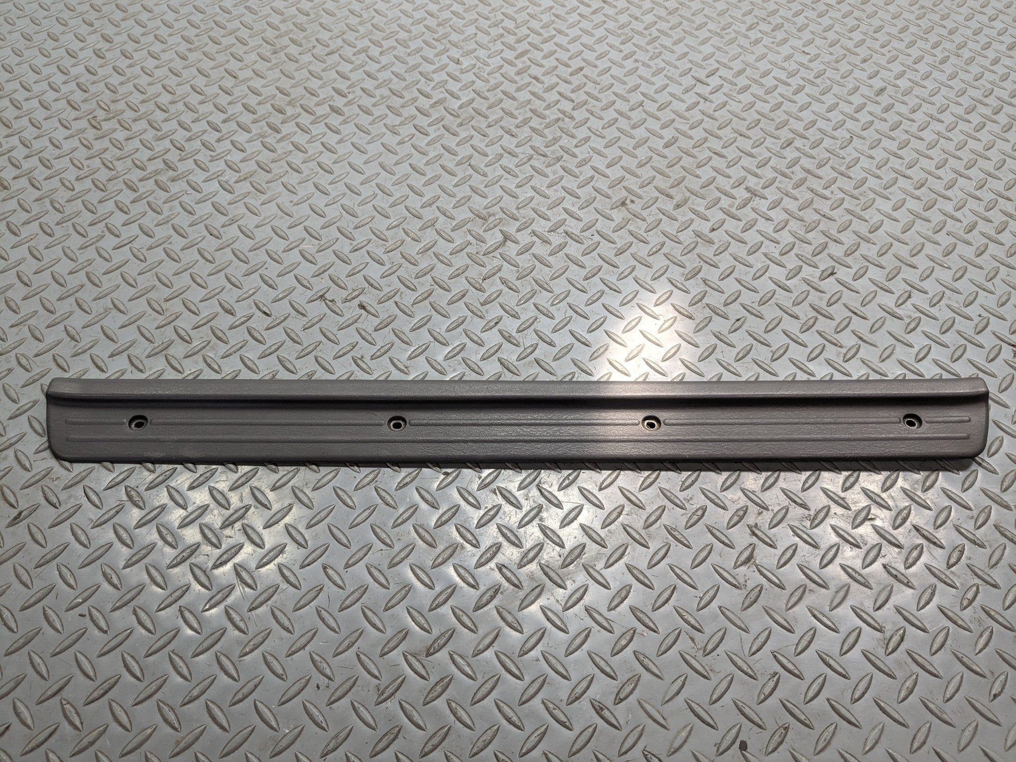 00 - 04 MITSUBISHI MONTERO SPORT OEM SILL SCUFF PLATE FRONT AND REAR LEFT RIGHT