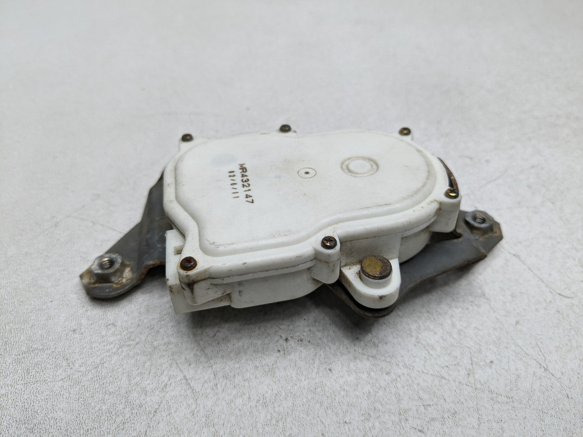 00 – 04 MITSUBISHI MONTERO SPORT OEM DOOR LOCK ACTUATOR REAR LEFT DRIVER SIDE