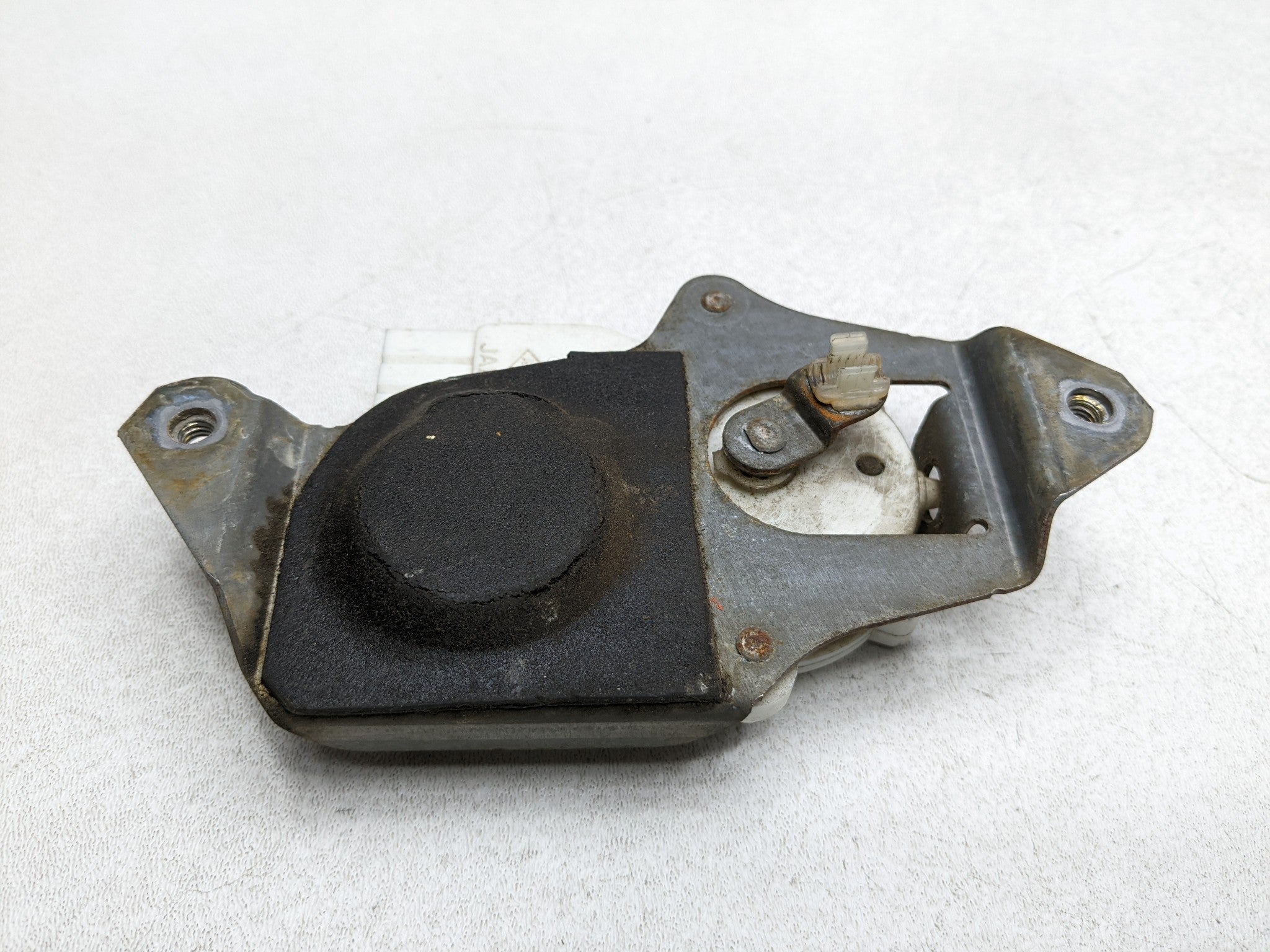 00 – 04 MITSUBISHI MONTERO SPORT OEM DOOR LOCK ACTUATOR REAR LEFT DRIVER SIDE