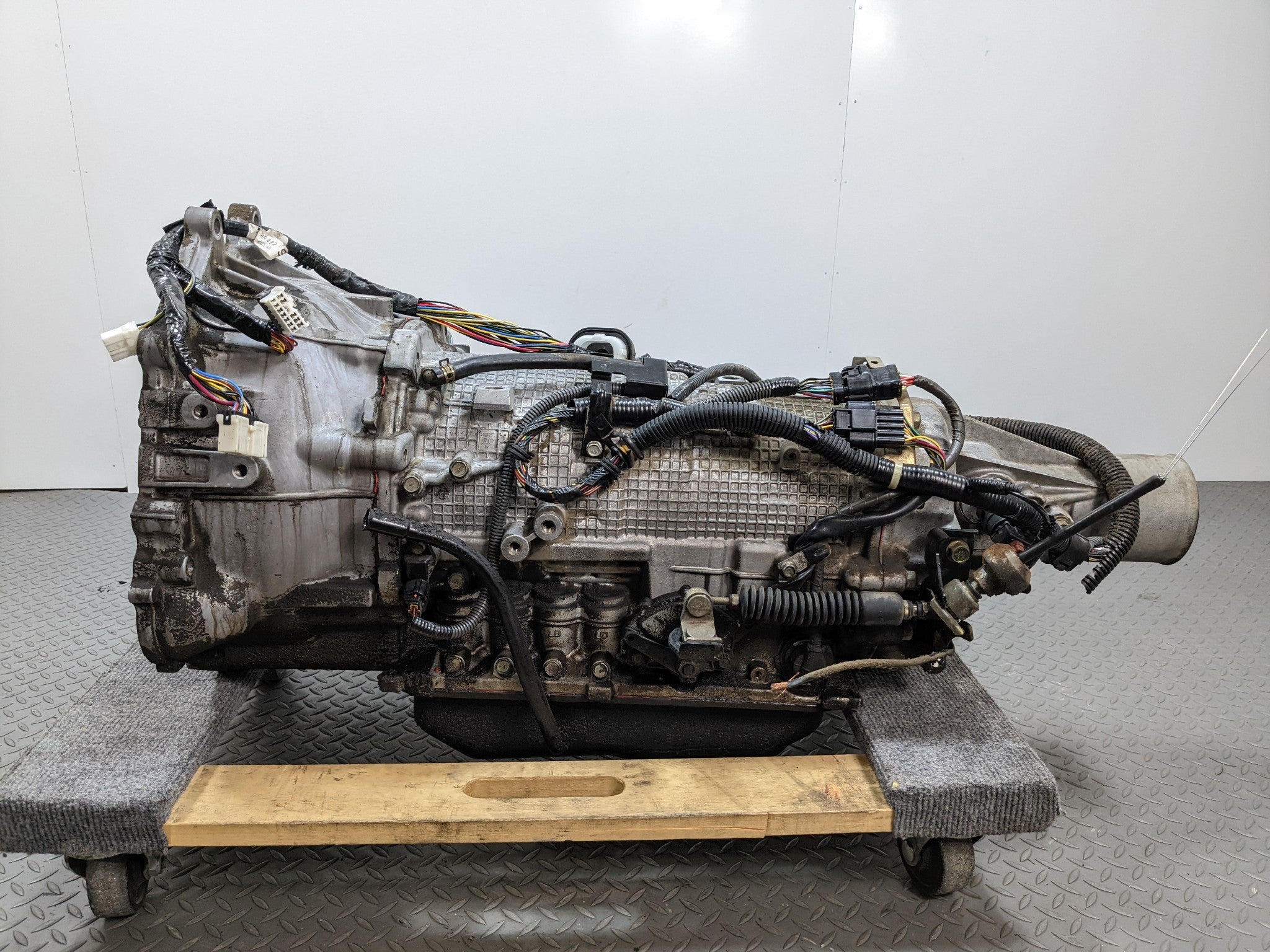 00 - 04 MITSUBISHI MONTERO SPORT OEM AUTOMATIC TRANSMISSION 3.0L 6 CYLINDER 4X2