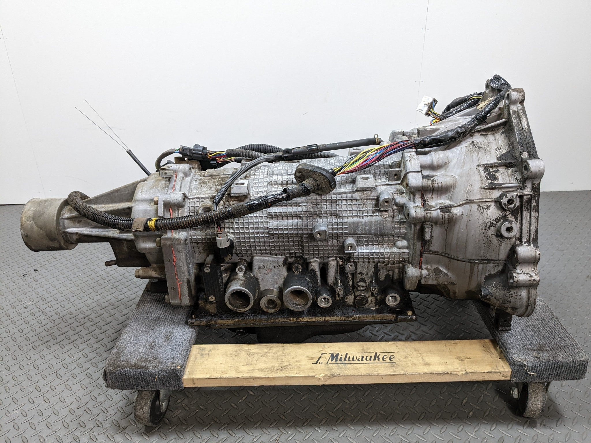 00 - 04 MITSUBISHI MONTERO SPORT OEM AUTOMATIC TRANSMISSION 3.0L 6 CYLINDER 4X2