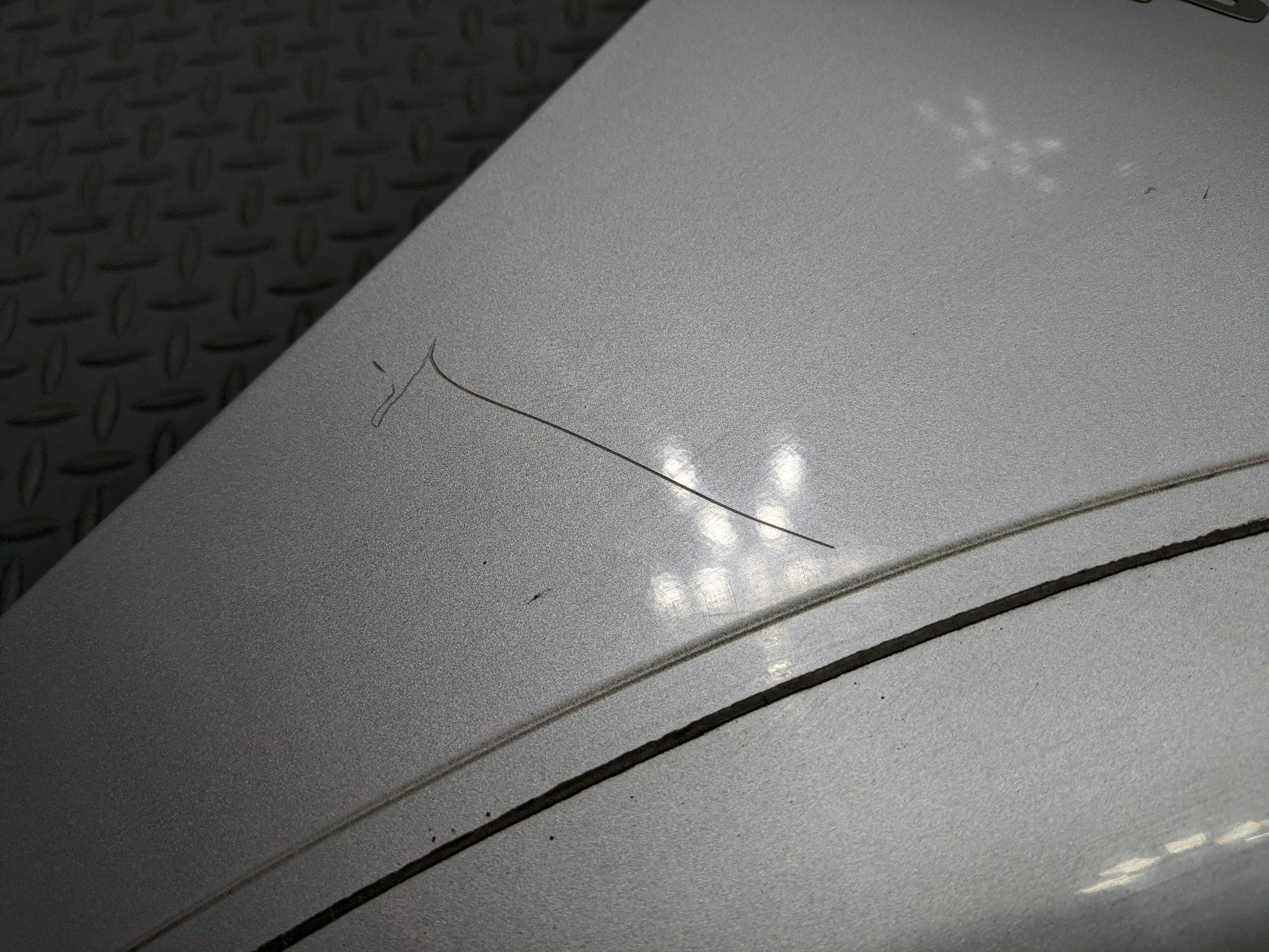 00 - 04 MITSUBISHI MONTERO SPORT OEM FENDER COVER PANEL SILVER GRAY FRONT RIGHT