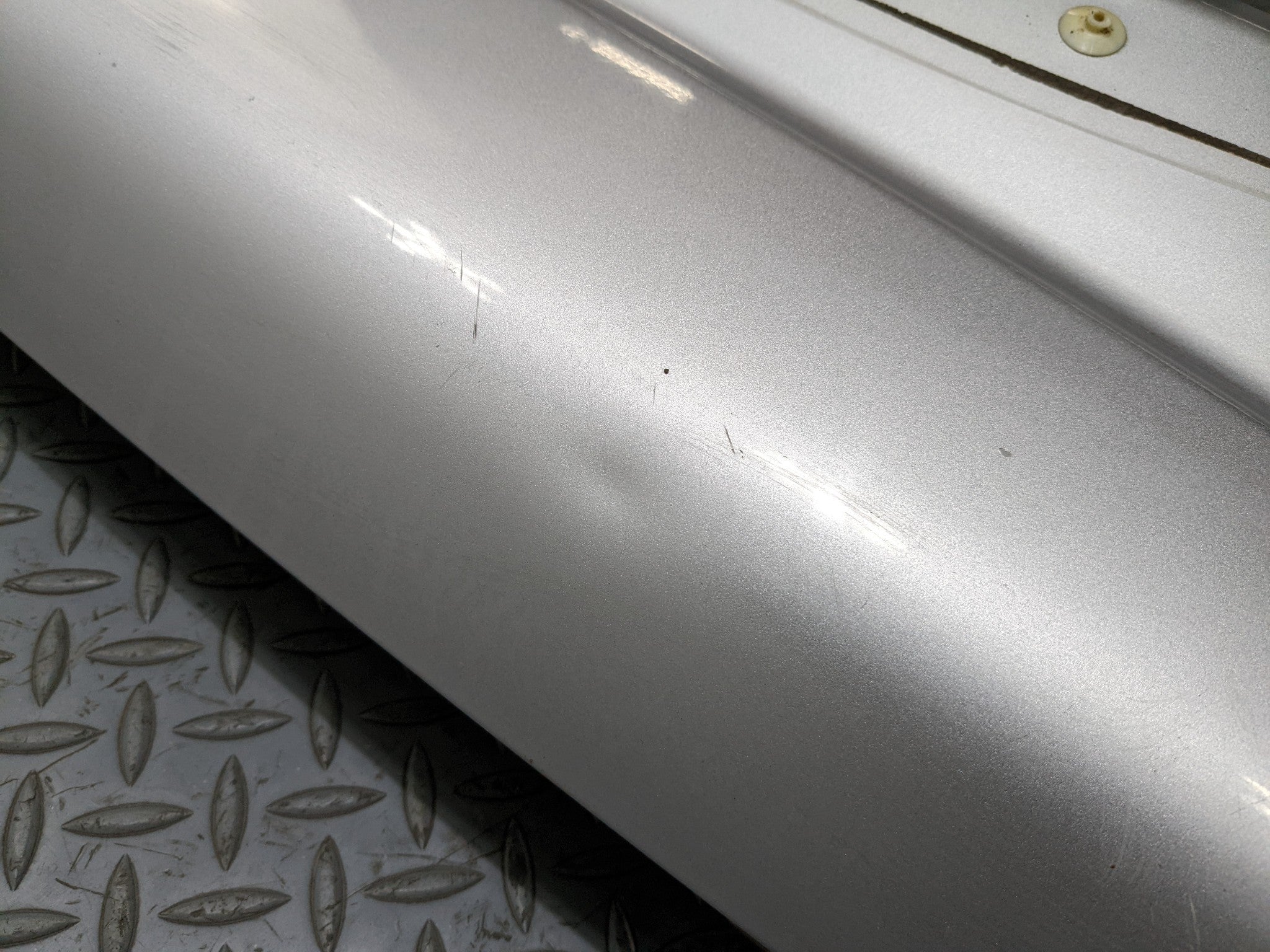 00 - 04 MITSUBISHI MONTERO SPORT OEM FENDER COVER PANEL SILVER GRAY FRONT LEFT