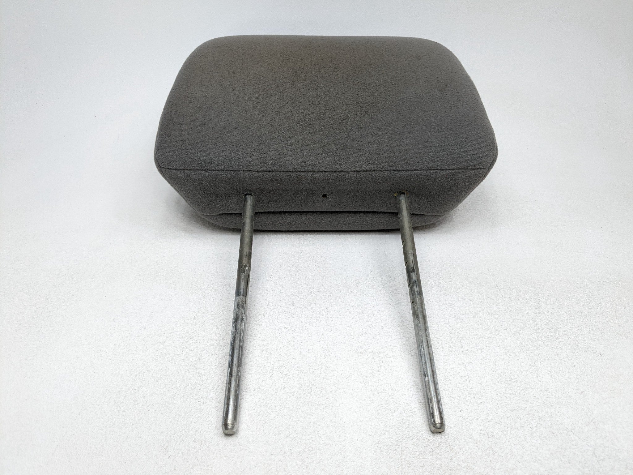 00 – 04 MITSUBISHI MONTERO SPORT OEM SEAT HEADREST CLOTH GRAY FRONT LEFT SIDE