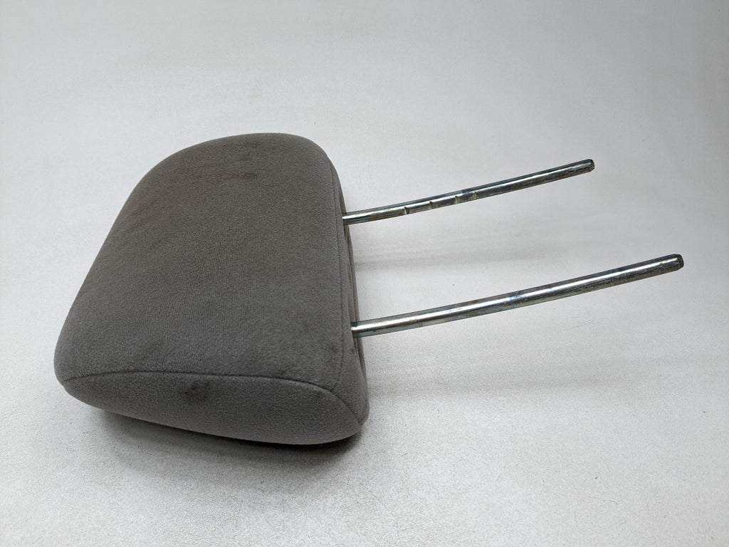 00 – 04 MITSUBISHI MONTERO SPORT OEM SEAT HEADREST CLOTH GRAY FRONT RIGHT SIDE