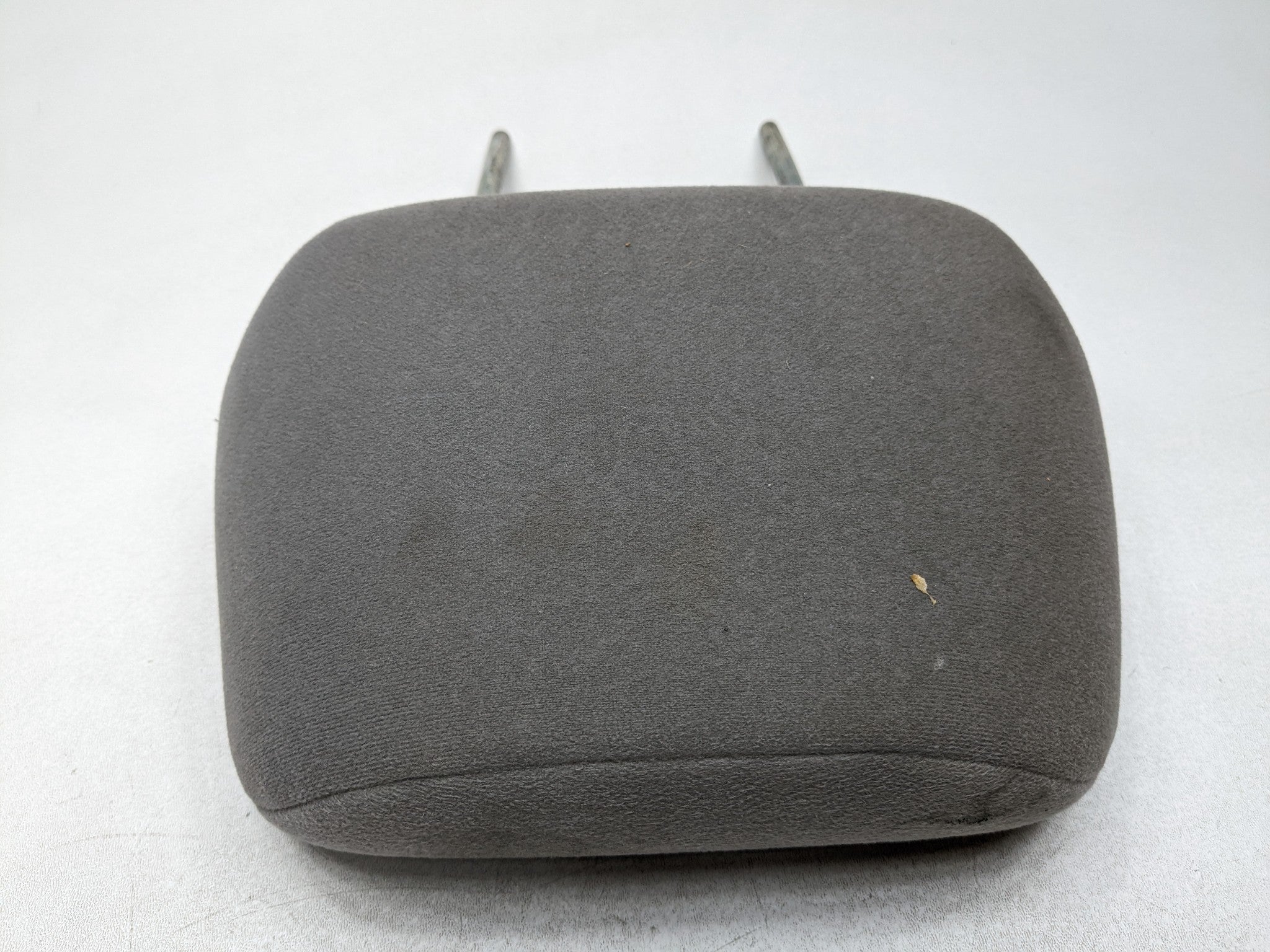 00 – 04 MITSUBISHI MONTERO SPORT OEM SEAT HEADREST CLOTH GRAY FRONT RIGHT SIDE