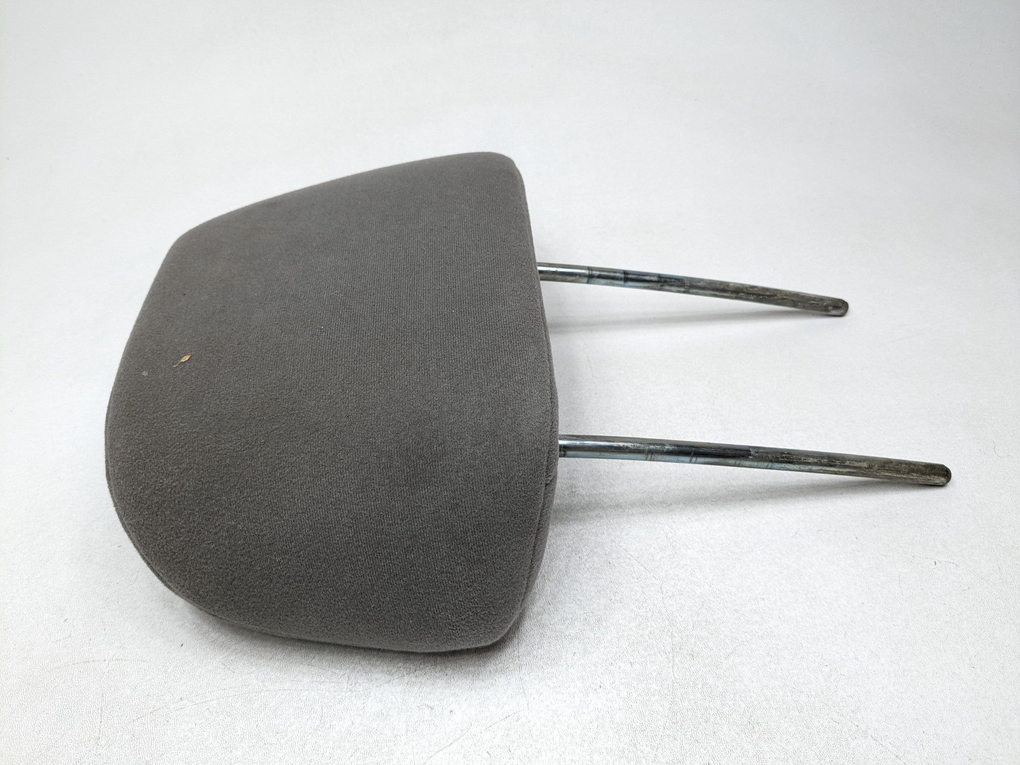 00 – 04 MITSUBISHI MONTERO SPORT OEM SEAT HEADREST CLOTH GRAY FRONT RIGHT SIDE