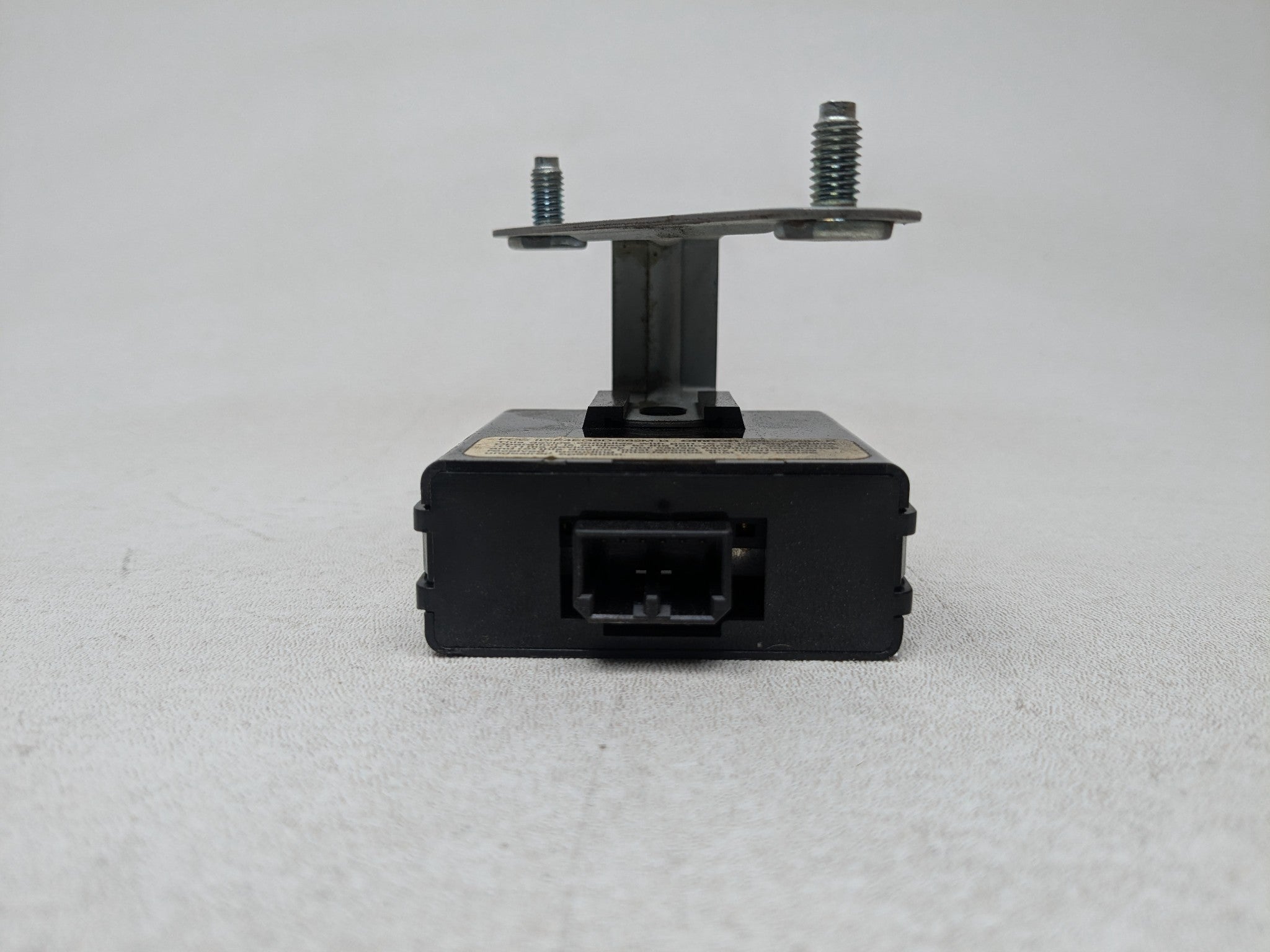 00 - 04 MITSUBISHI MONTERO SPORT OEM KEYLESS ENTRY COMPUTER CONTROL MODULE UNIT