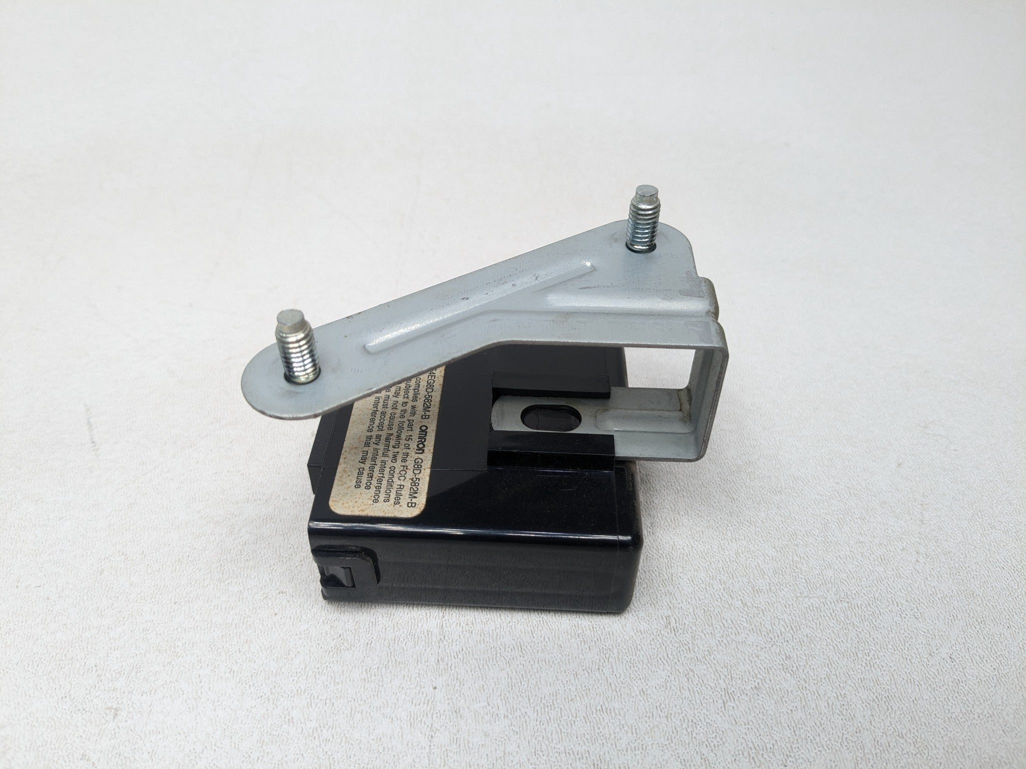 00 - 04 MITSUBISHI MONTERO SPORT OEM KEYLESS ENTRY COMPUTER CONTROL MODULE UNIT