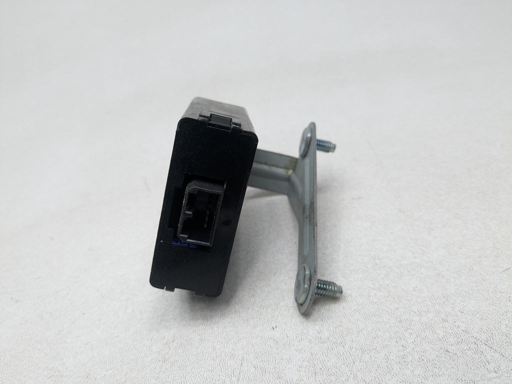 00 - 04 MITSUBISHI MONTERO SPORT OEM KEYLESS ENTRY COMPUTER CONTROL MODULE UNIT
