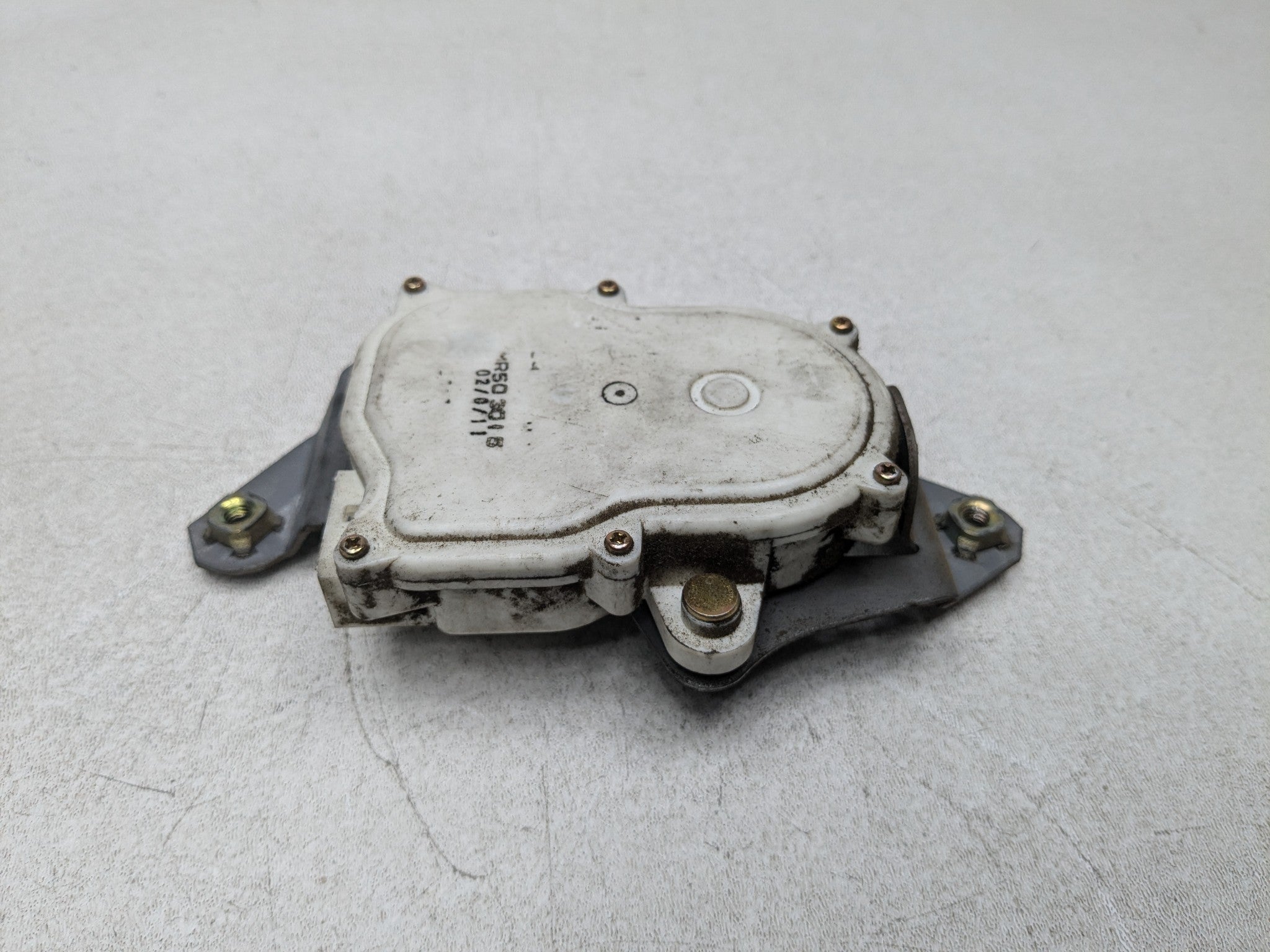 00 - 04 MITSUBISHI MONTERO SPORT OEM TAILGATE LOCK ACTUATOR REAR BACK LIFTGATE
