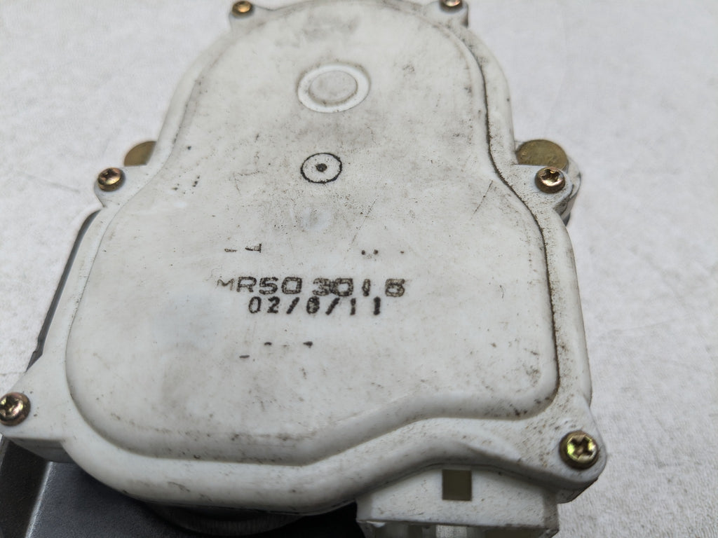 00 - 04 MITSUBISHI MONTERO SPORT OEM TAILGATE LOCK ACTUATOR REAR BACK LIFTGATE