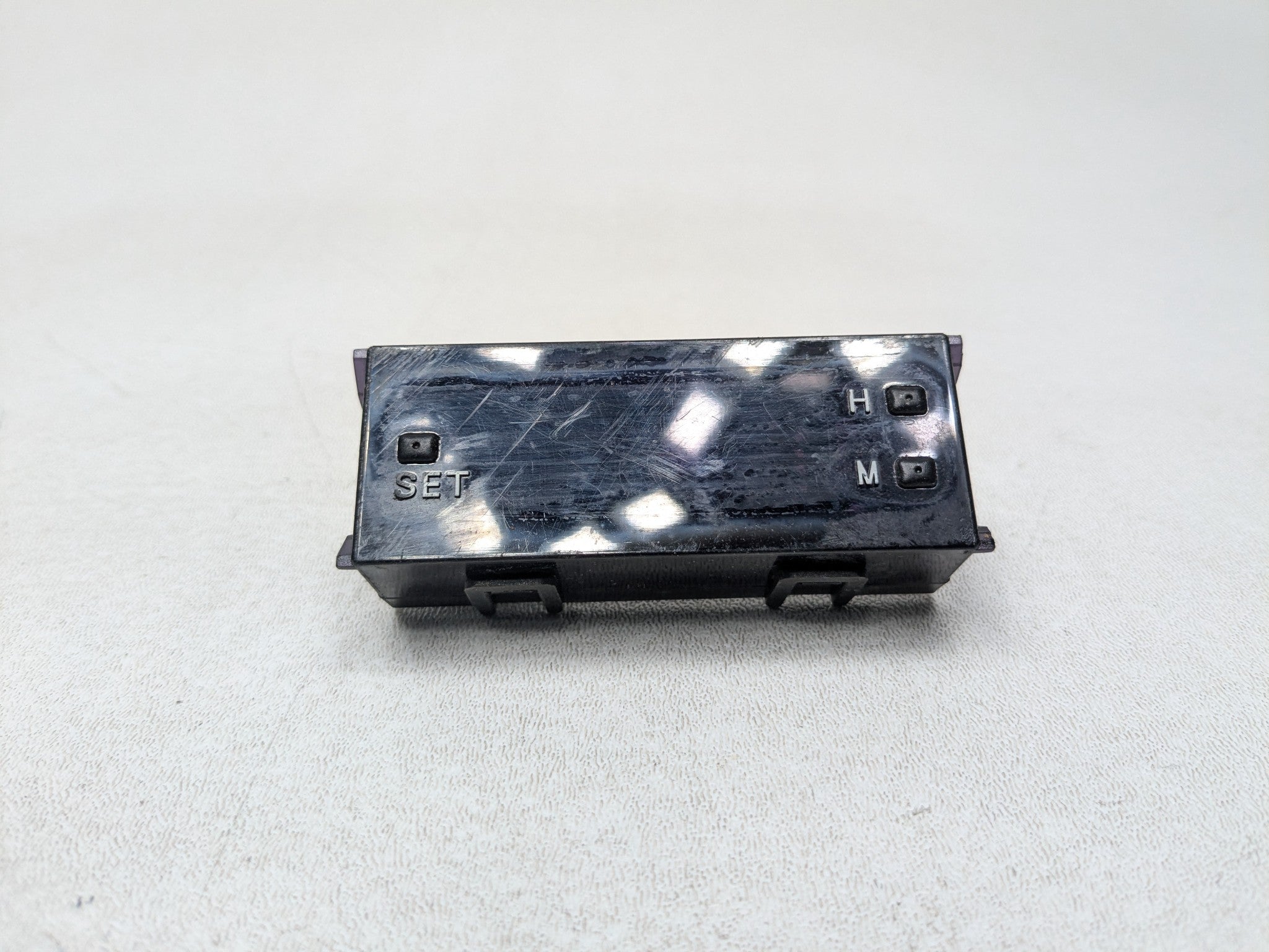 00 - 04 MITSUBISHI MONTERO SPORT OEM DASH CLOCK SWITCH DIGITAL DISPLAY SCREEN