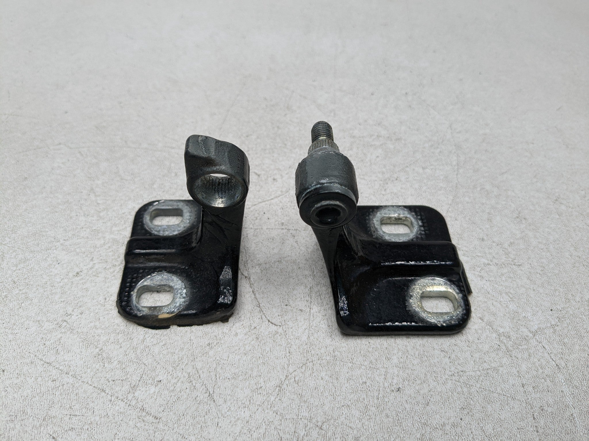 97 - 05 MERCEDES-BENZ S500 OEM DOOR HINGE SET UPPER AND LOWER REAR RIGHT SIDE