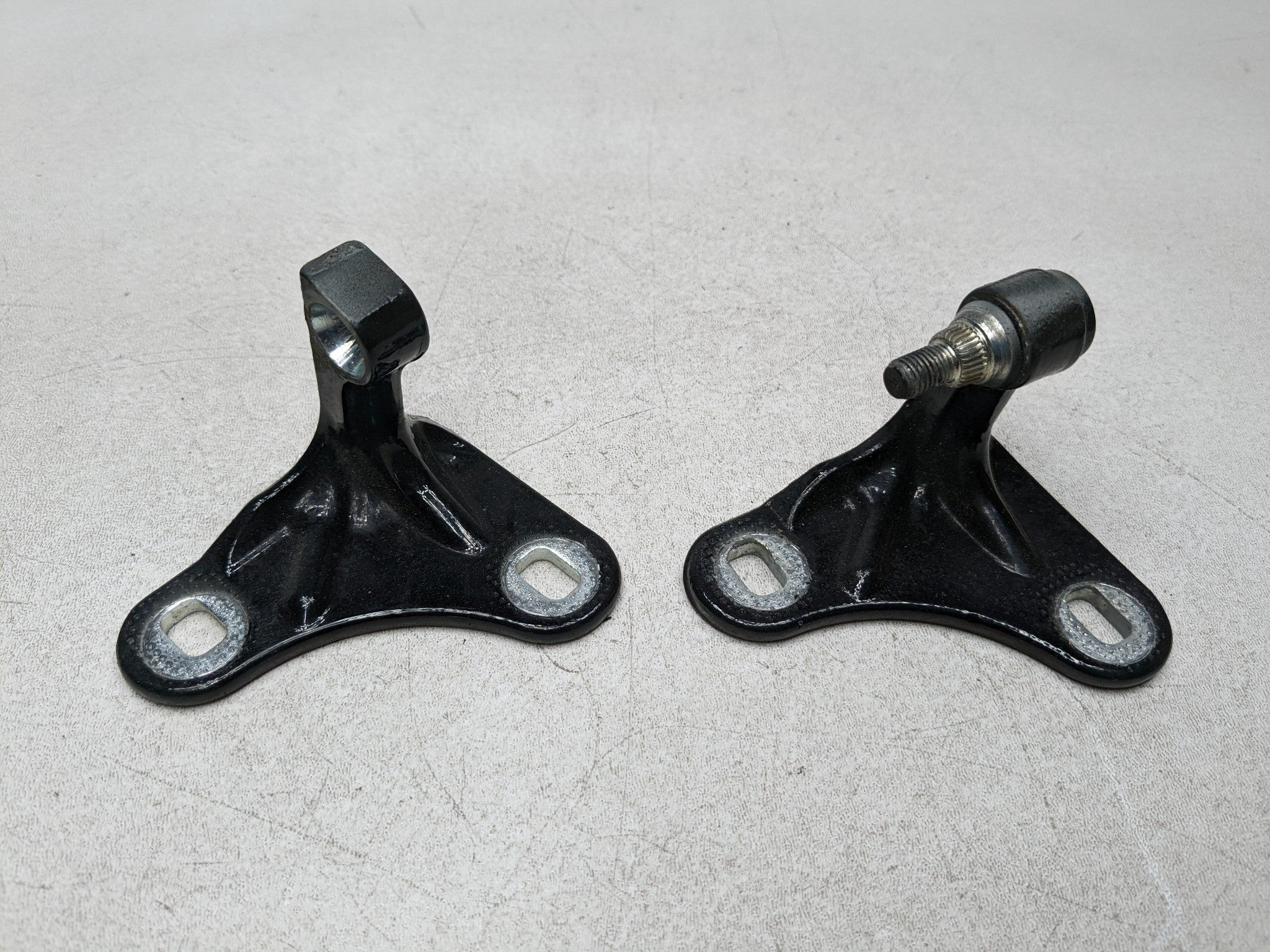 97 - 05 MERCEDES-BENZ S500 OEM DOOR HINGE SET UPPER AND LOWER FRONT RIGHT SIDE