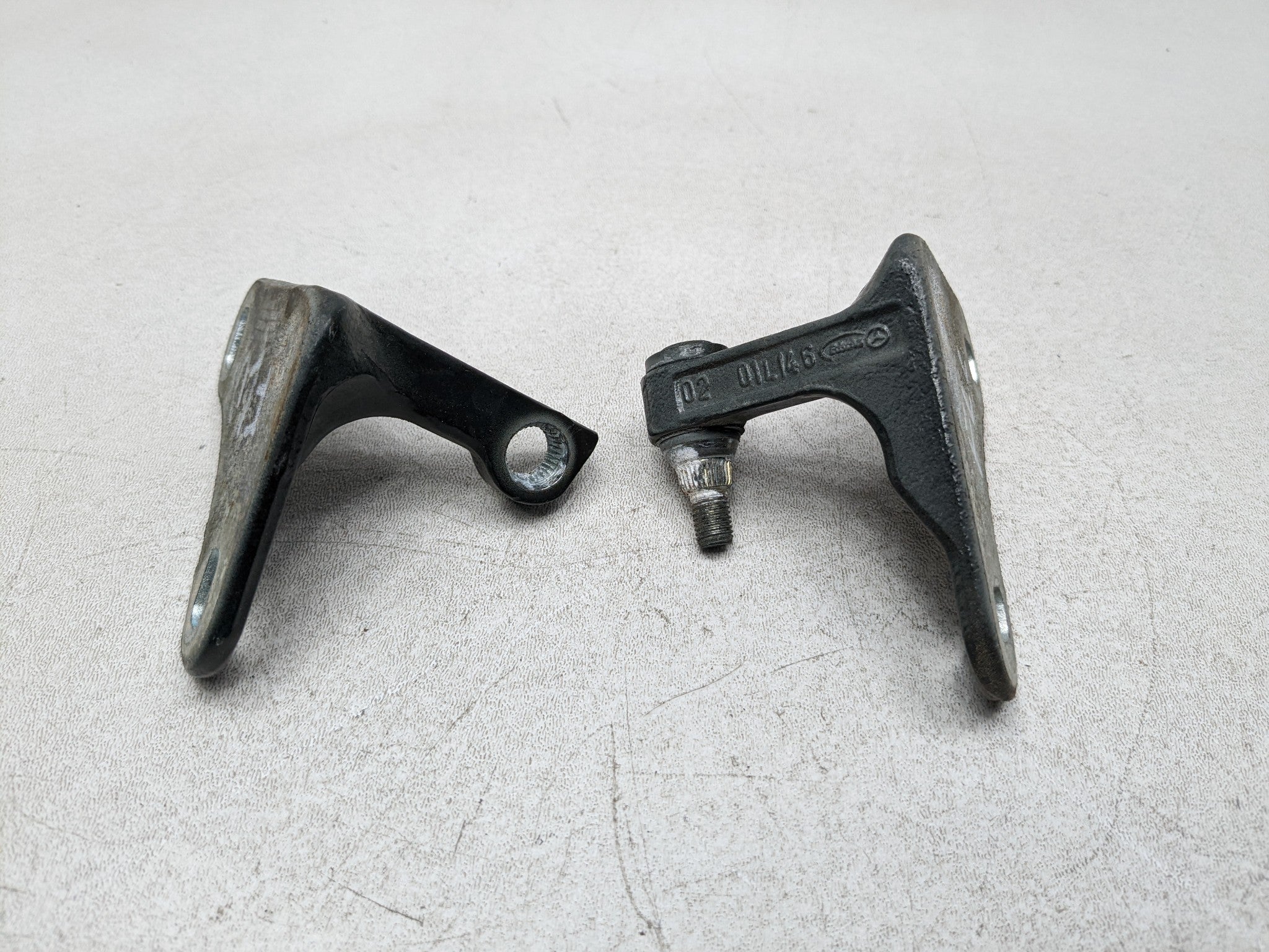 97 - 05 MERCEDES-BENZ S500 OEM DOOR HINGE SET UPPER AND LOWER FRONT LEFT SIDE