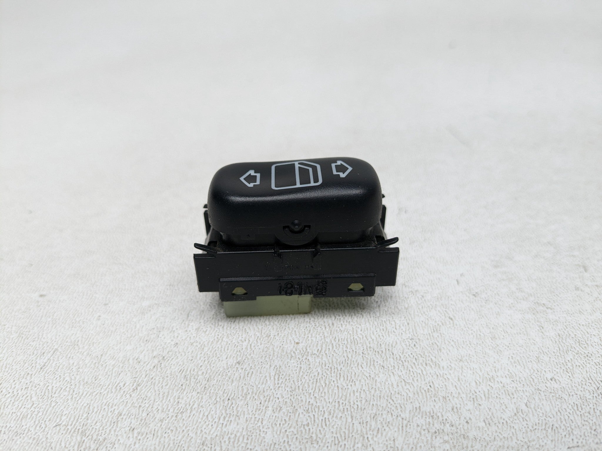 97 - 05 MERCEDES-BENZ S500 OEM DOOR WINDOW CONTROL SWITCH REAR LEFT DRIVER SIDE