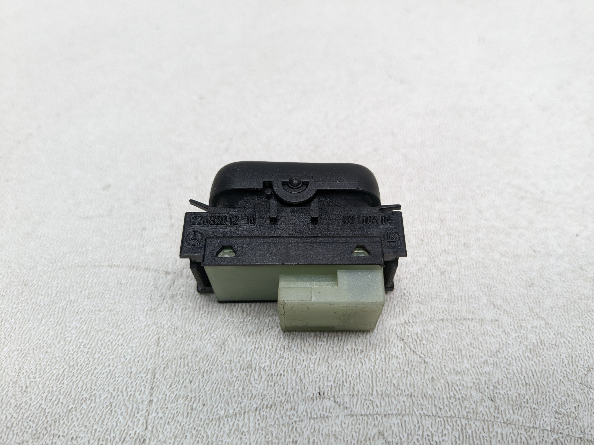 97 - 05 MERCEDES-BENZ S500 OEM DOOR WINDOW CONTROL SWITCH REAR LEFT DRIVER SIDE