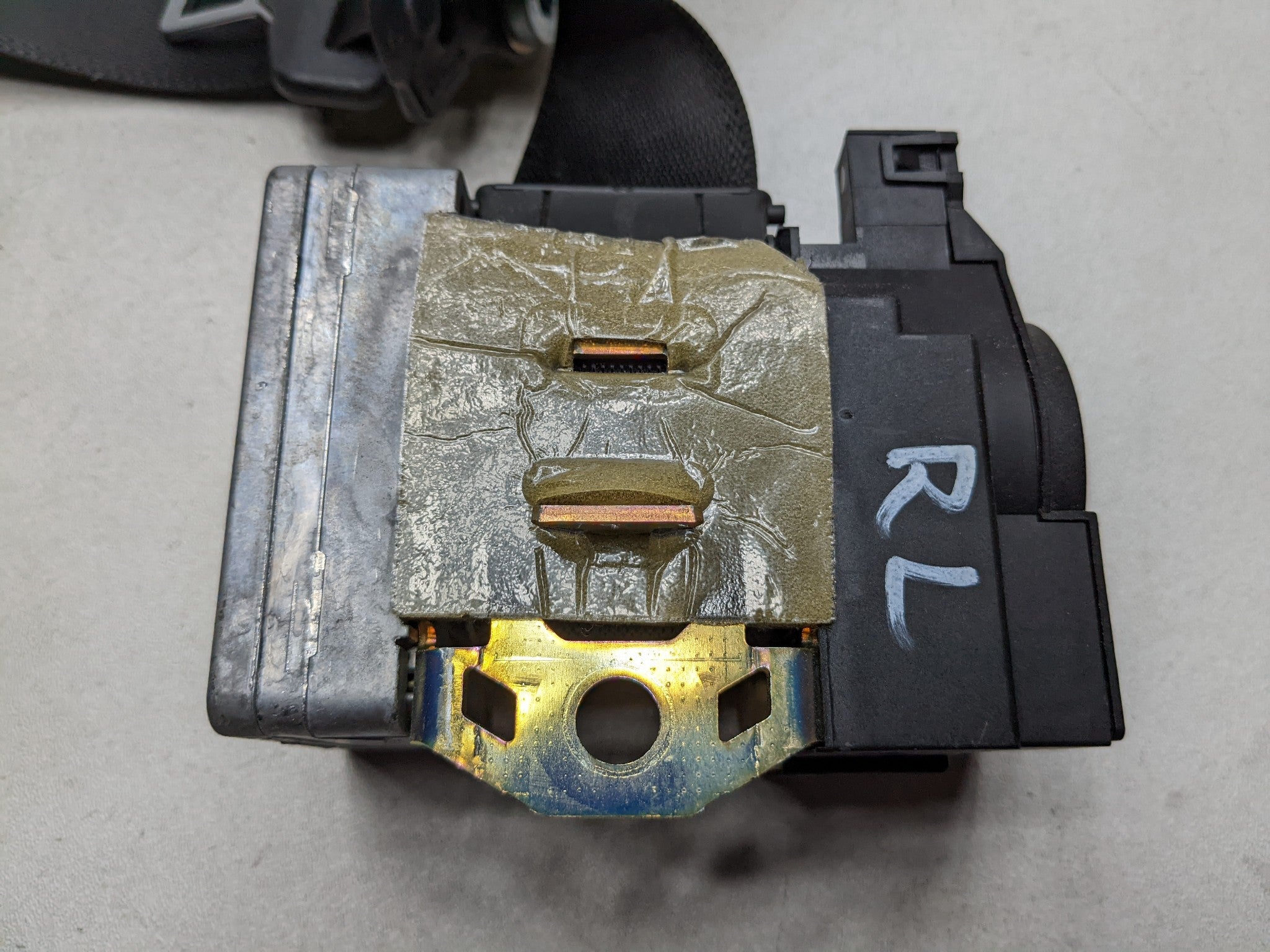 97 - 05 MERCEDES-BENZ S500 OEM SAFETY SEAT BELT RETRACTOR REAR LEFT DRIVER SIDE