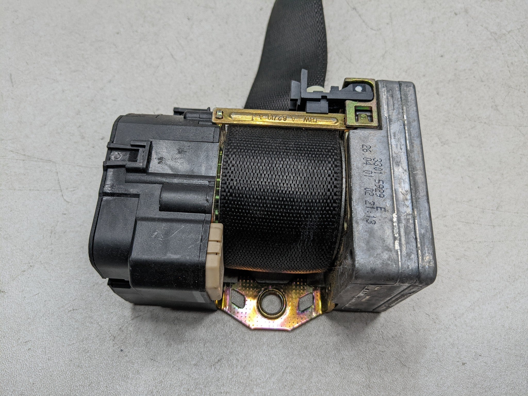 97 - 05 MERCEDES-BENZ S500 OEM SAFETY SEAT BELT RETRACTOR FRONT LEFT DRIVER SIDE