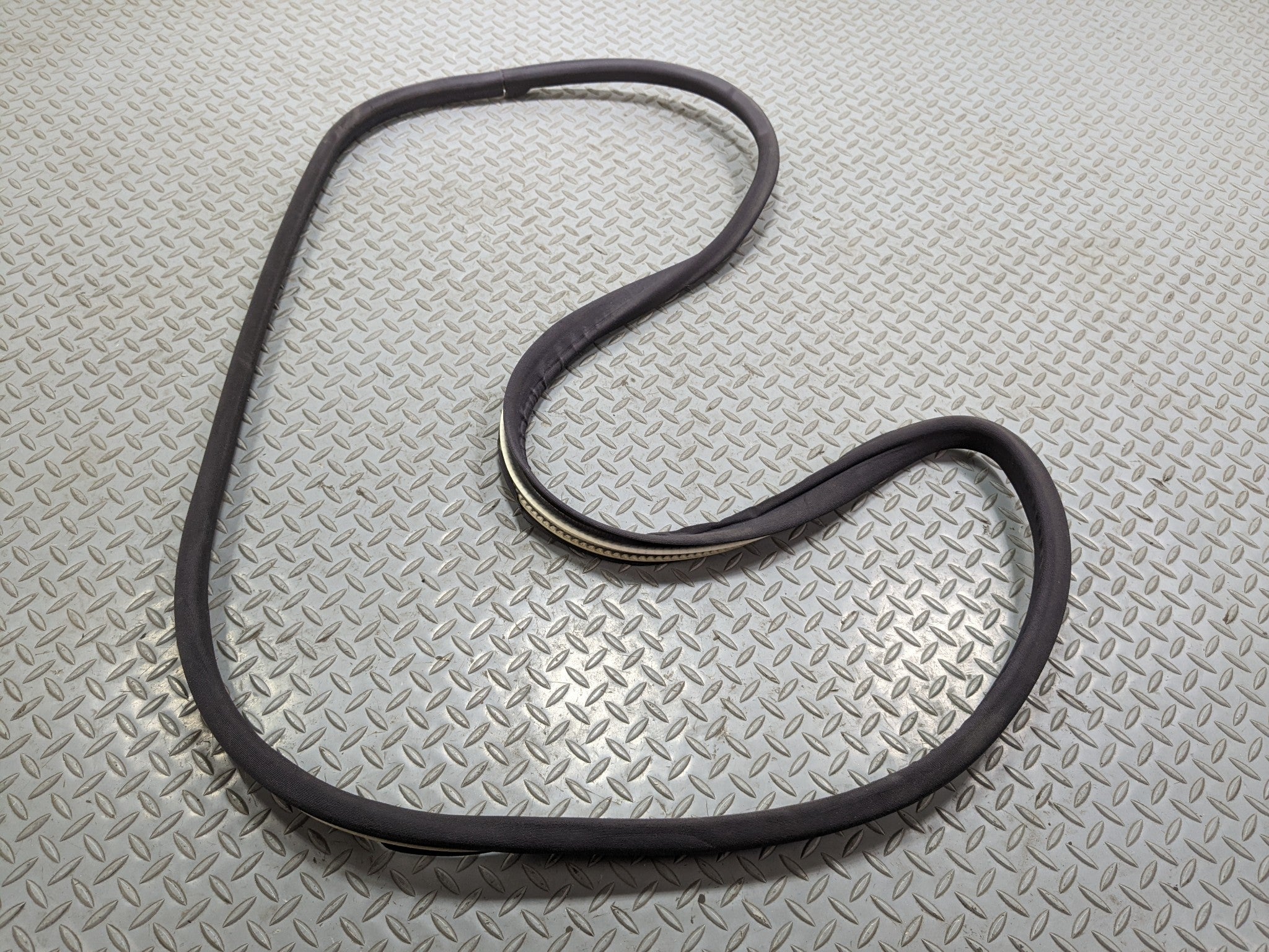 97 - 05 MERCEDES-BENZ S500 OEM DOOR SEAL WEATHER STRIPPING RUBBER FRONT LEFT