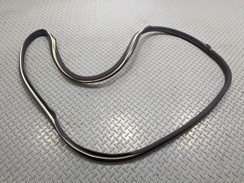 97 - 05 MERCEDES-BENZ S500 OEM DOOR SEAL WEATHER STRIPPING RUBBER FRONT LEFT