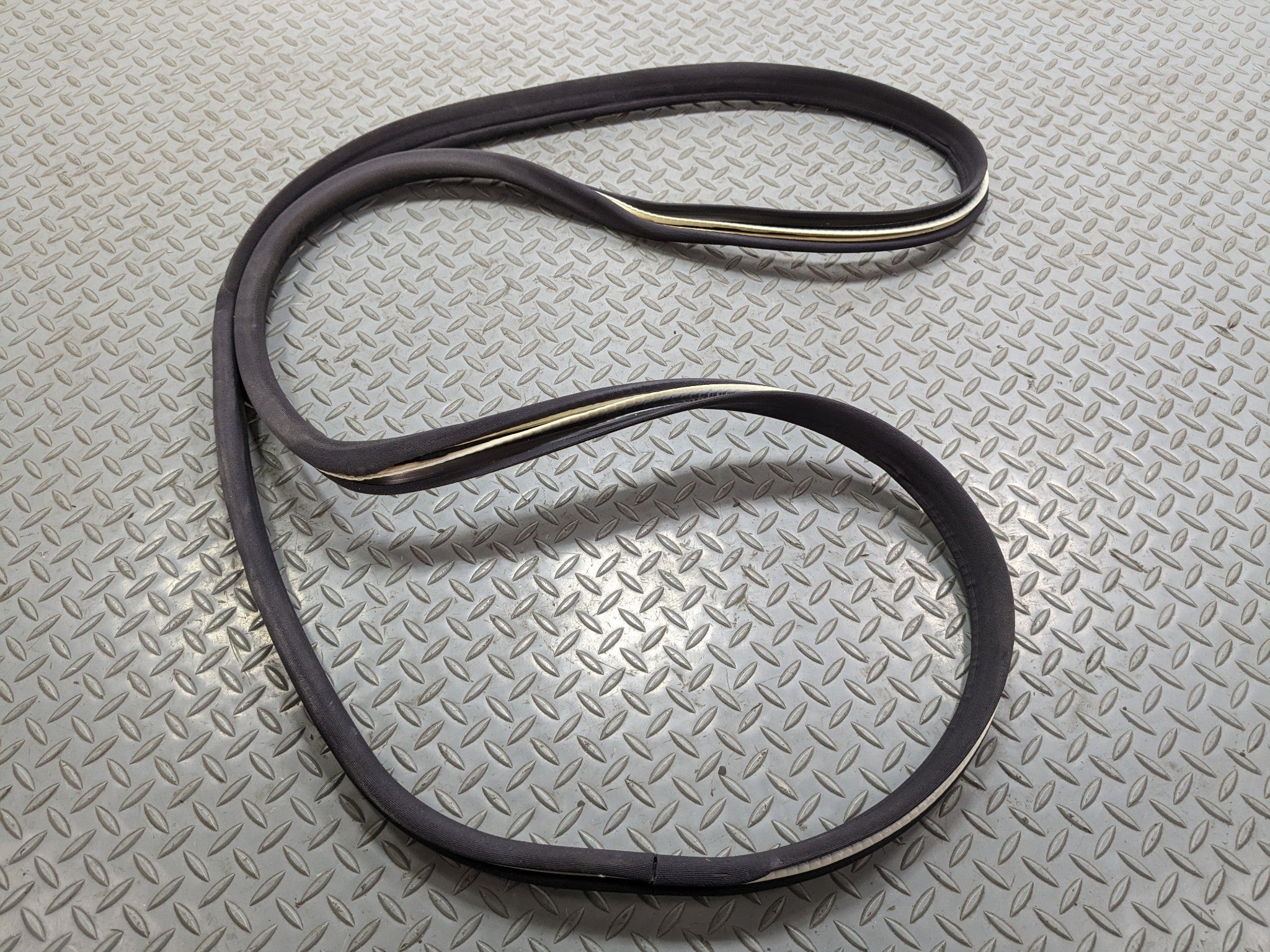 97 - 05 MERCEDES-BENZ S500 OEM DOOR SEAL WEATHER STRIPPING RUBBER REAR LEFT SIDE