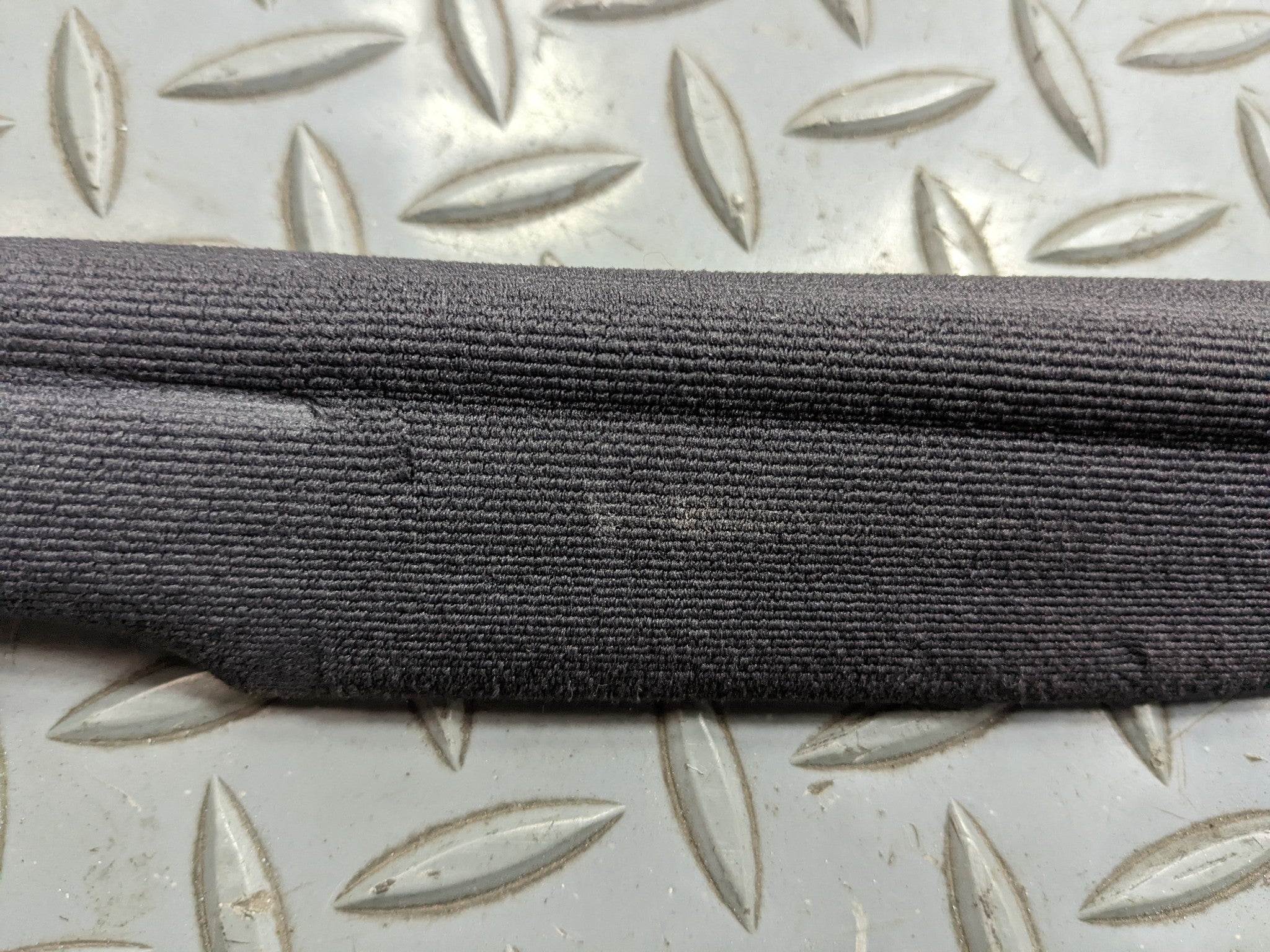 97 - 05 MERCEDES-BENZ S500 OEM DOOR SEAL WEATHER STRIPPING RUBBER REAR LEFT SIDE