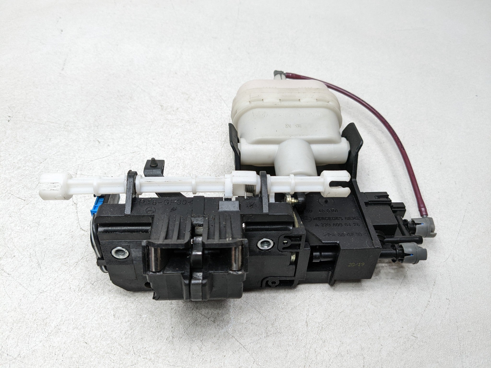 1997 - 2005 MERCEDES-BENZ S500 OEM TRUNK LID LATCH LOCK VACUUM ACTUATOR
