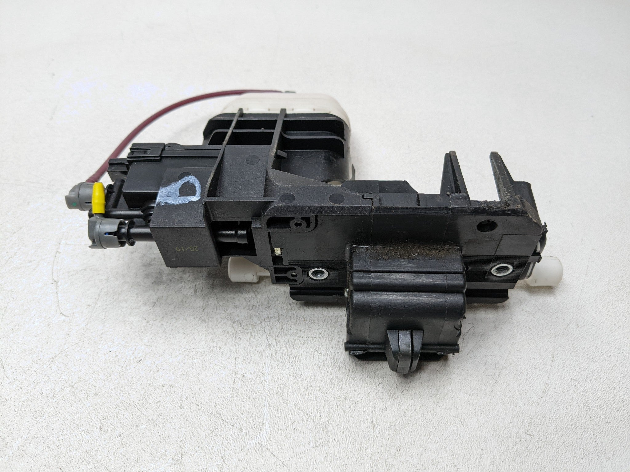1997 - 2005 MERCEDES-BENZ S500 OEM TRUNK LID LATCH LOCK VACUUM ACTUATOR