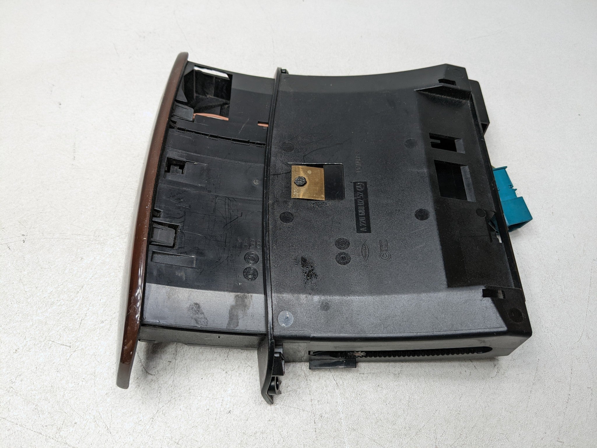 97 - 05 MERCEDES-BENZ S500 OEM CENTER CONSOLE ASHTRAY STORAGE COMPARTMENT FRONT