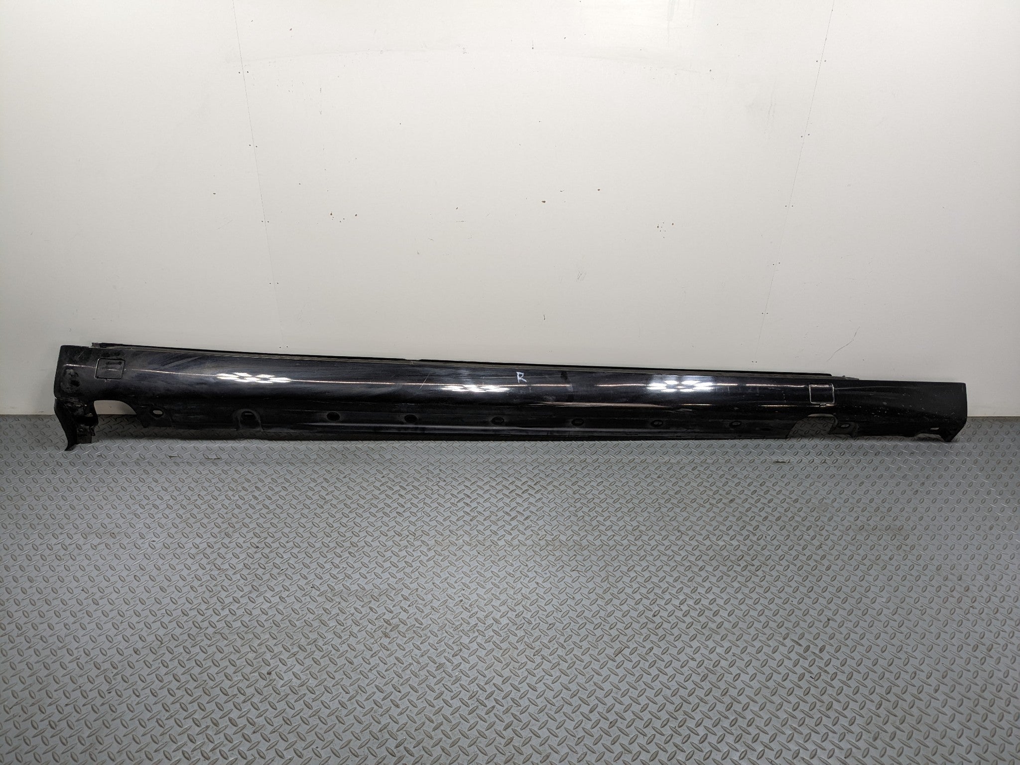 97 - 05 MERCEDES-BENZ S500 OEM ROCKER PANEL MOULDING BLACK RIGHT PASSENGER SIDE