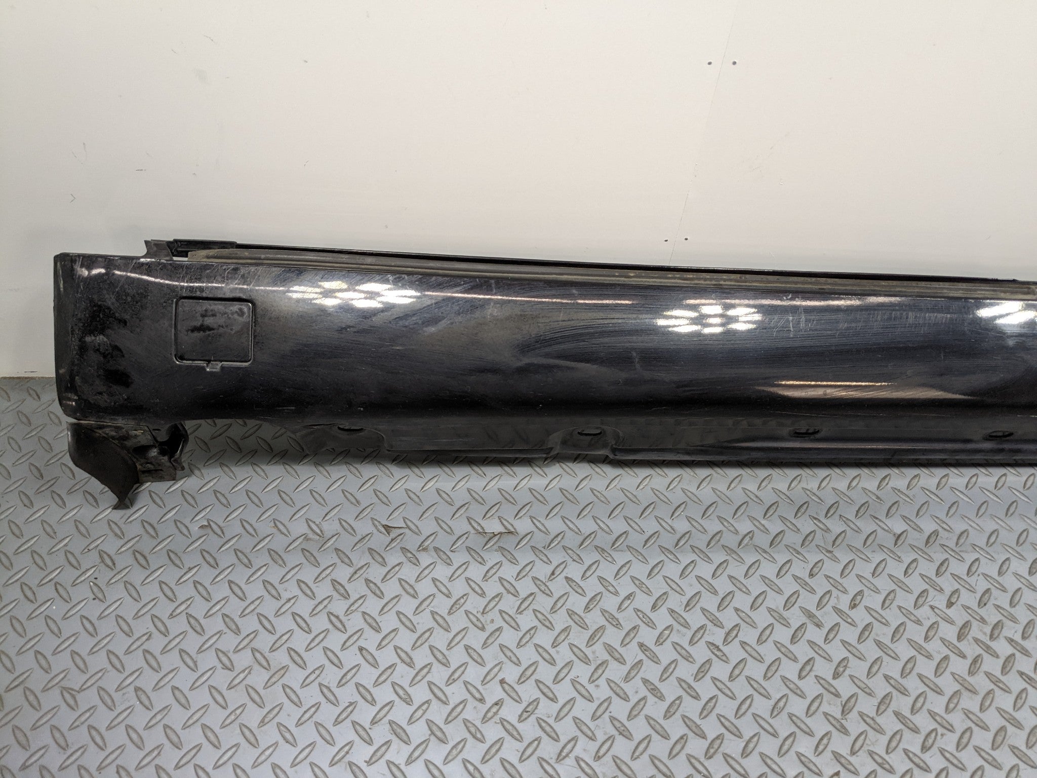 97 - 05 MERCEDES-BENZ S500 OEM ROCKER PANEL MOULDING BLACK RIGHT PASSENGER SIDE