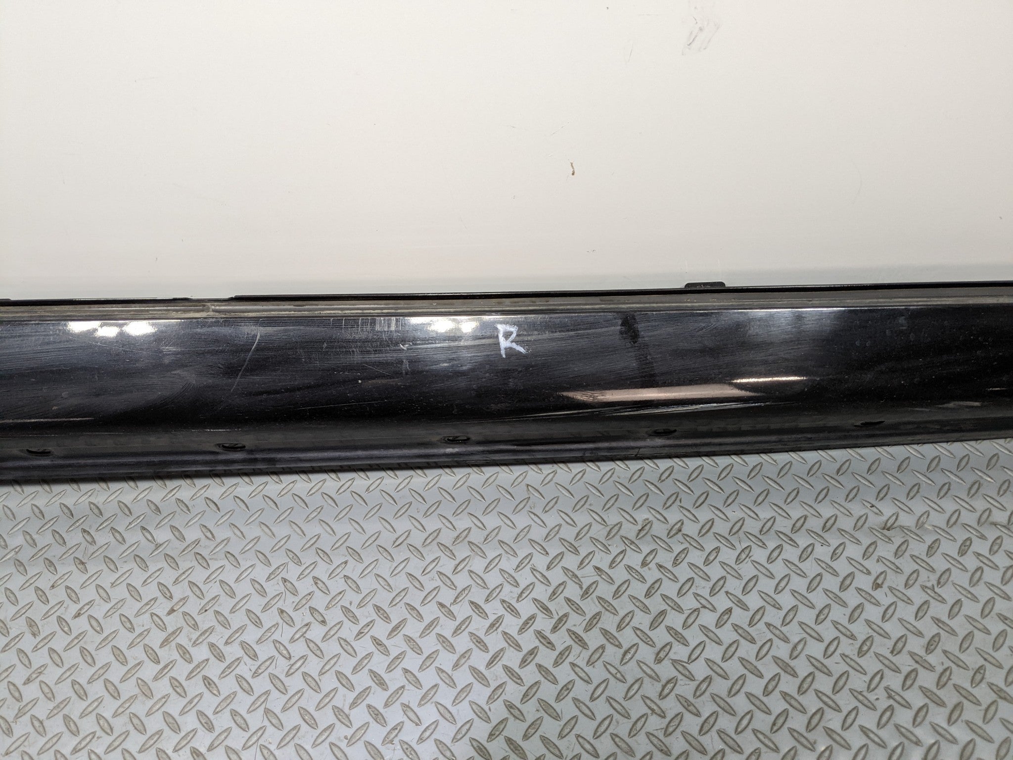 97 - 05 MERCEDES-BENZ S500 OEM ROCKER PANEL MOULDING BLACK RIGHT PASSENGER SIDE