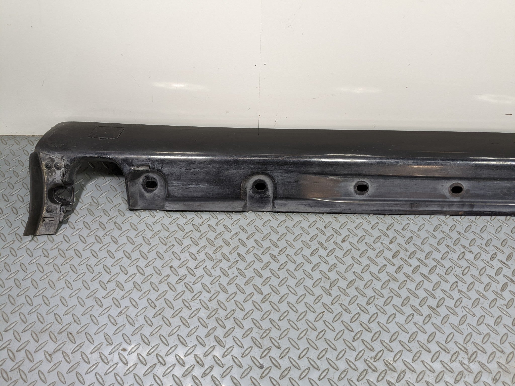97 - 05 MERCEDES-BENZ S500 OEM ROCKER PANEL MOULDING BLACK RIGHT PASSENGER SIDE
