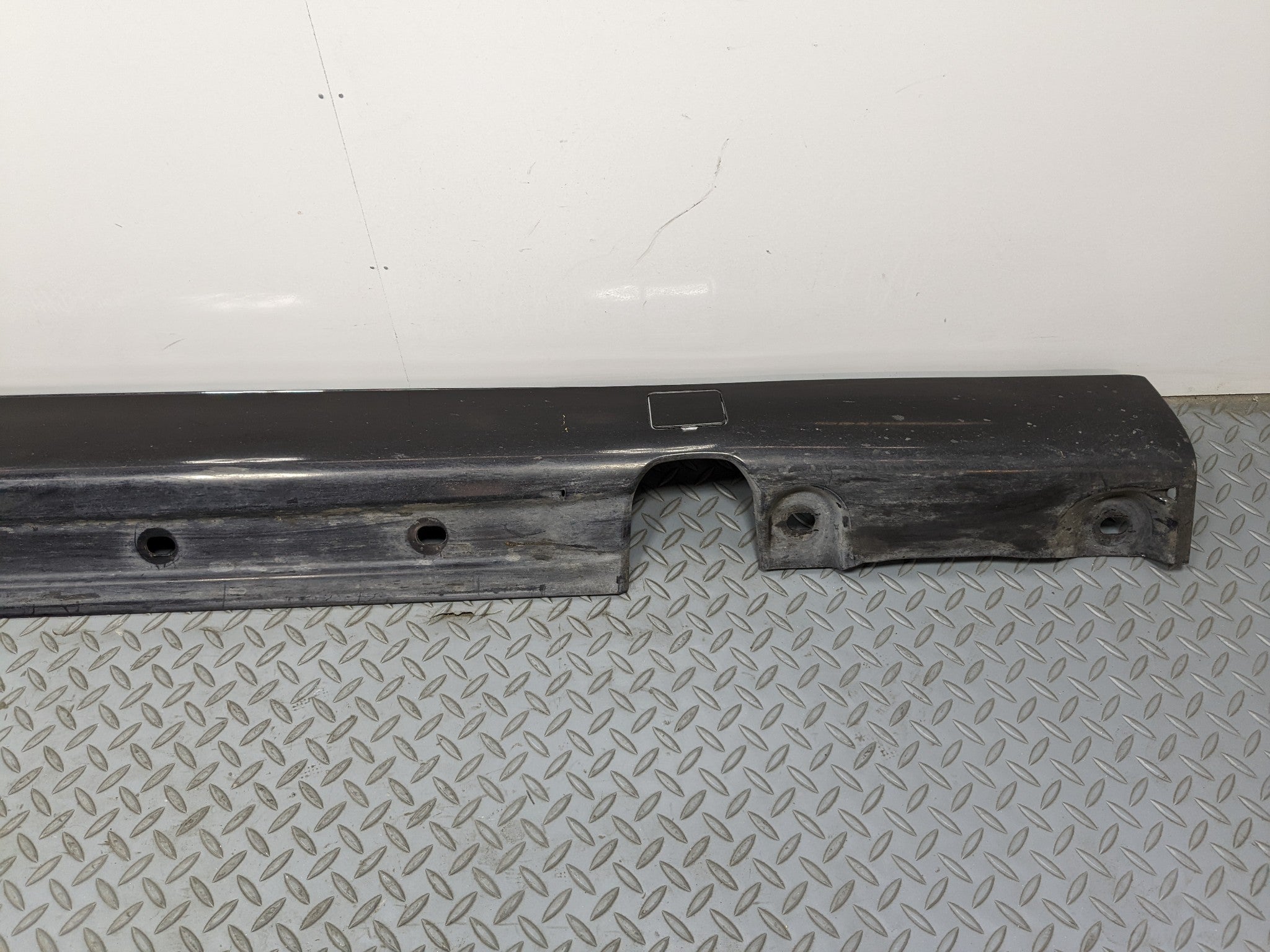 97 - 05 MERCEDES-BENZ S500 OEM ROCKER PANEL MOULDING BLACK RIGHT PASSENGER SIDE