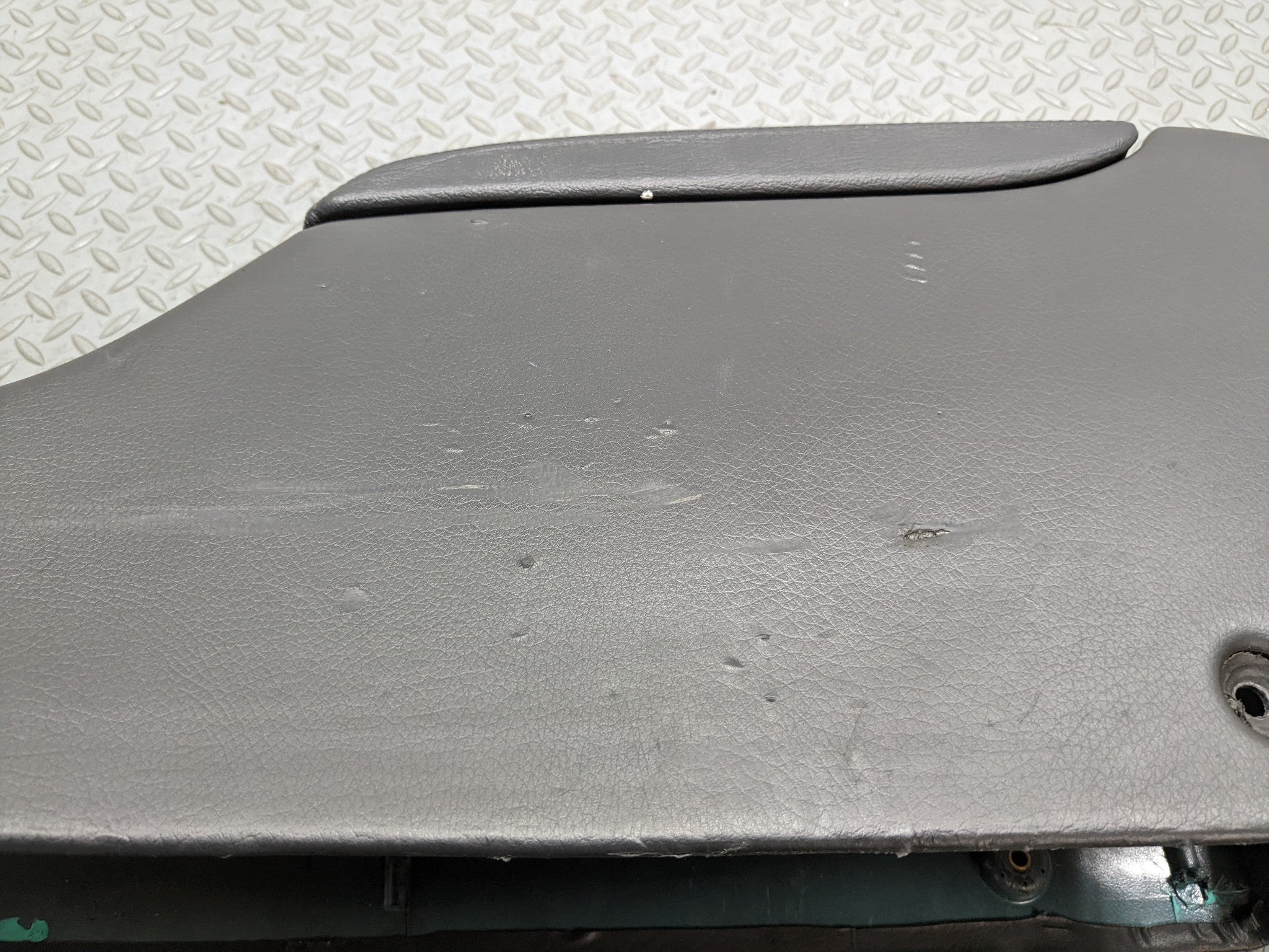 97 - 05 MERCEDES-BENZ S500 OEM CENTER CONSOLE ARMREST STORAGE COMPARTMENT FRONT