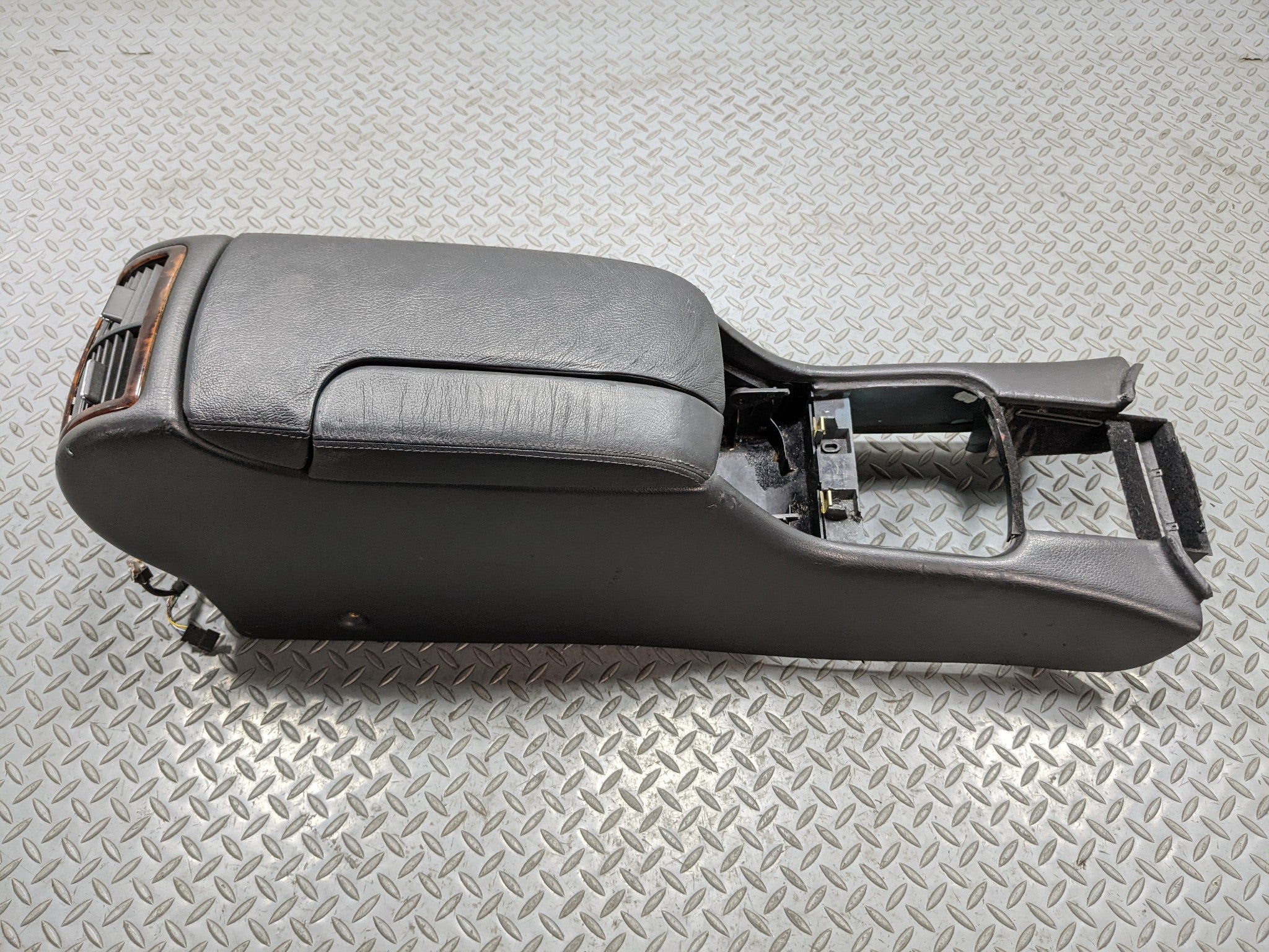 97 - 05 MERCEDES-BENZ S500 OEM CENTER CONSOLE ARMREST STORAGE COMPARTMENT FRONT