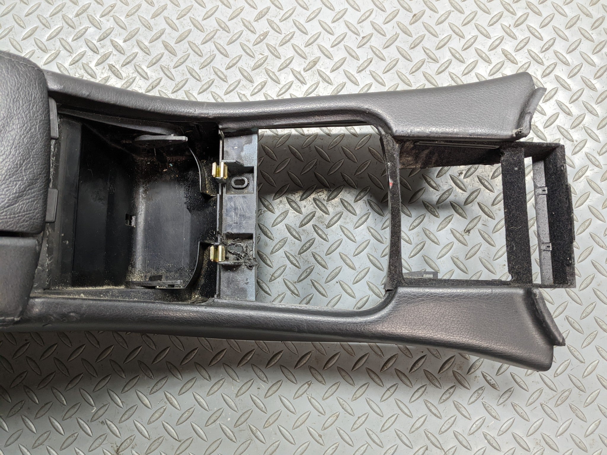 97 - 05 MERCEDES-BENZ S500 OEM CENTER CONSOLE ARMREST STORAGE COMPARTMENT FRONT