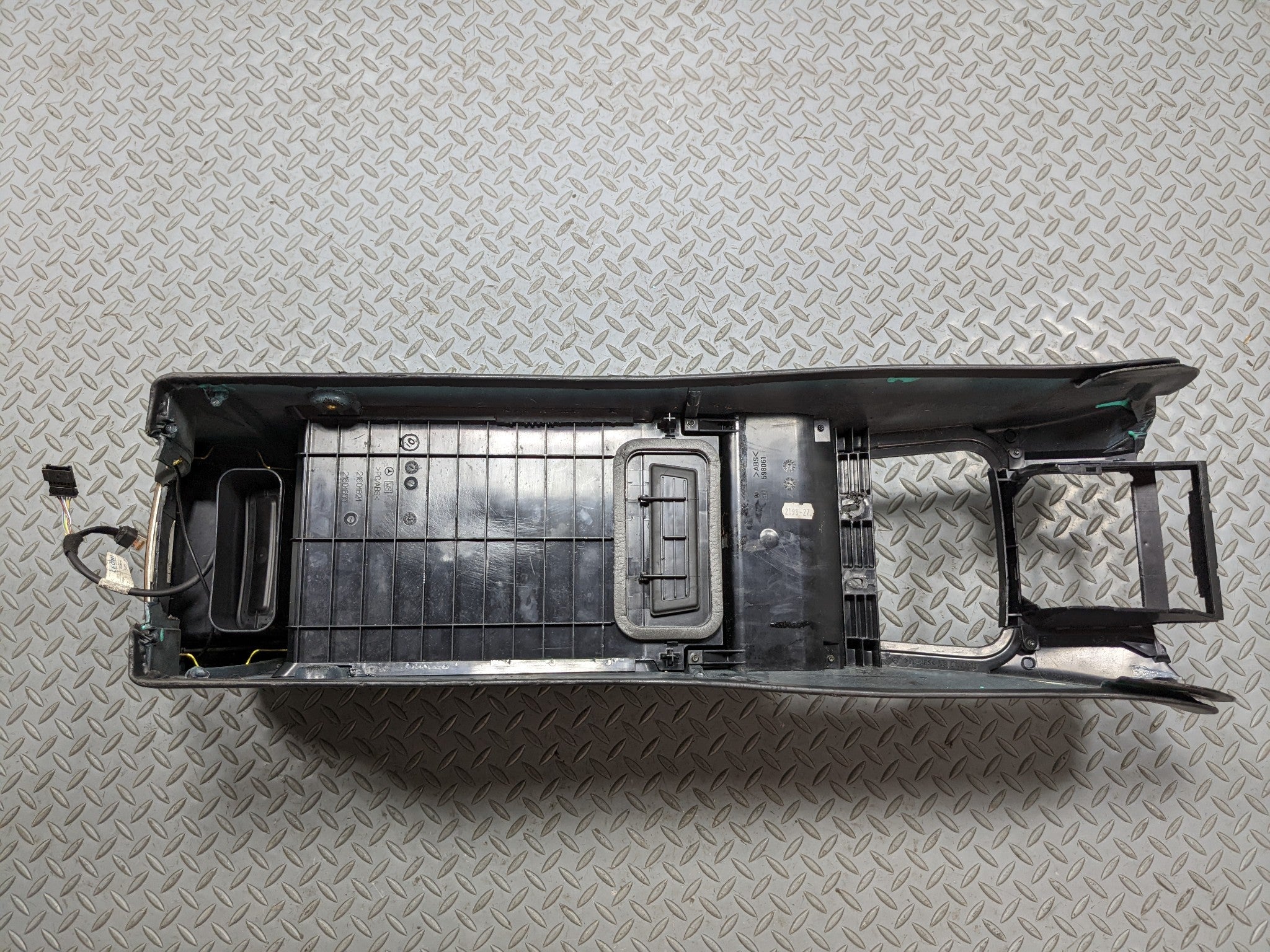 97 - 05 MERCEDES-BENZ S500 OEM CENTER CONSOLE ARMREST STORAGE COMPARTMENT FRONT