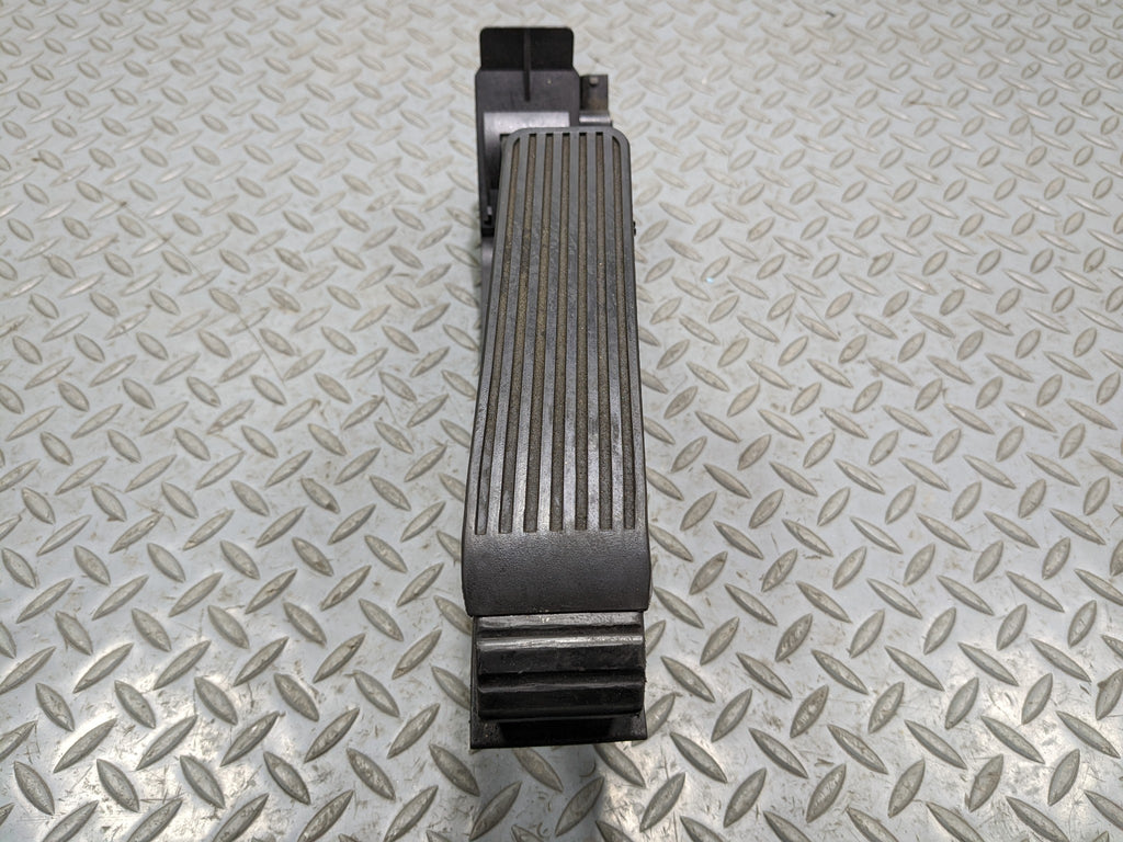 97 - 05 MERCEDES-BENZ S500 OEM ACCELERATOR THROTTLE FOOT PEDAL LEVER WITH SENSOR