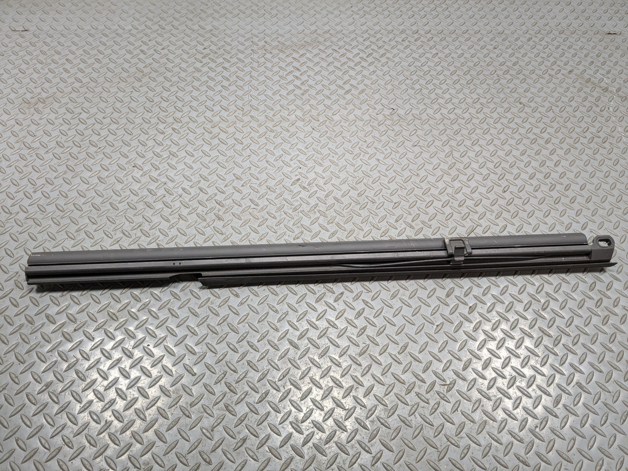 97 - 05 MERCEDES-BENZ S500 OEM DOOR WINDOW SHADE VISOR ROLLER REAR RIGHT SIDE