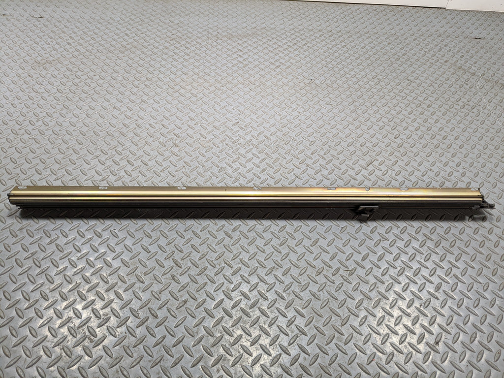 97 - 05 MERCEDES-BENZ S500 OEM DOOR WINDOW SHADE VISOR ROLLER REAR RIGHT SIDE